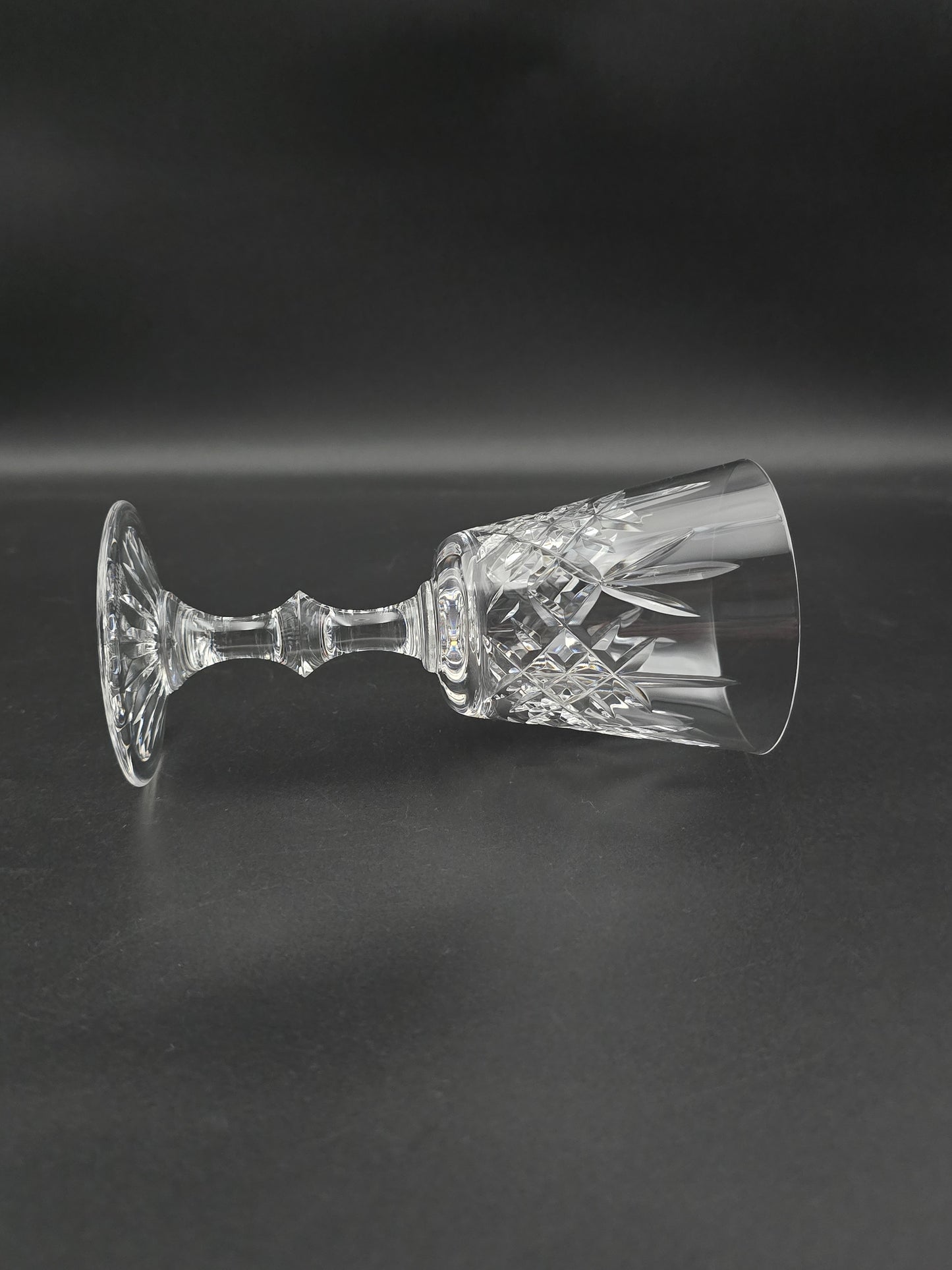 Set of 4 Edinburgh Crystal Wine Glasses Lomond pattern 200ml 15.5cm tall