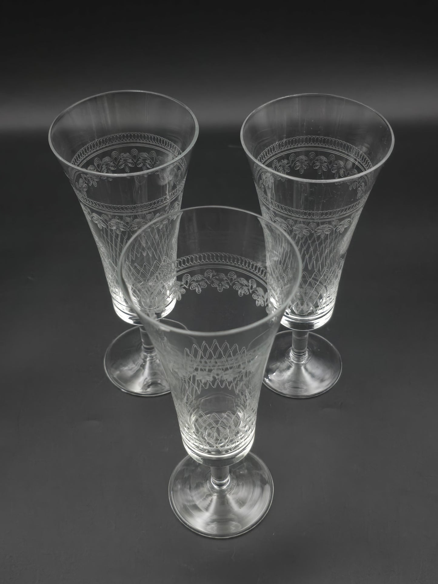 Lady Hamilton Pall Mall Edwardian Crystal Champagne Flutes – Set of 3 | Short Stem | 165ml | c.1910s – Antique Elegance