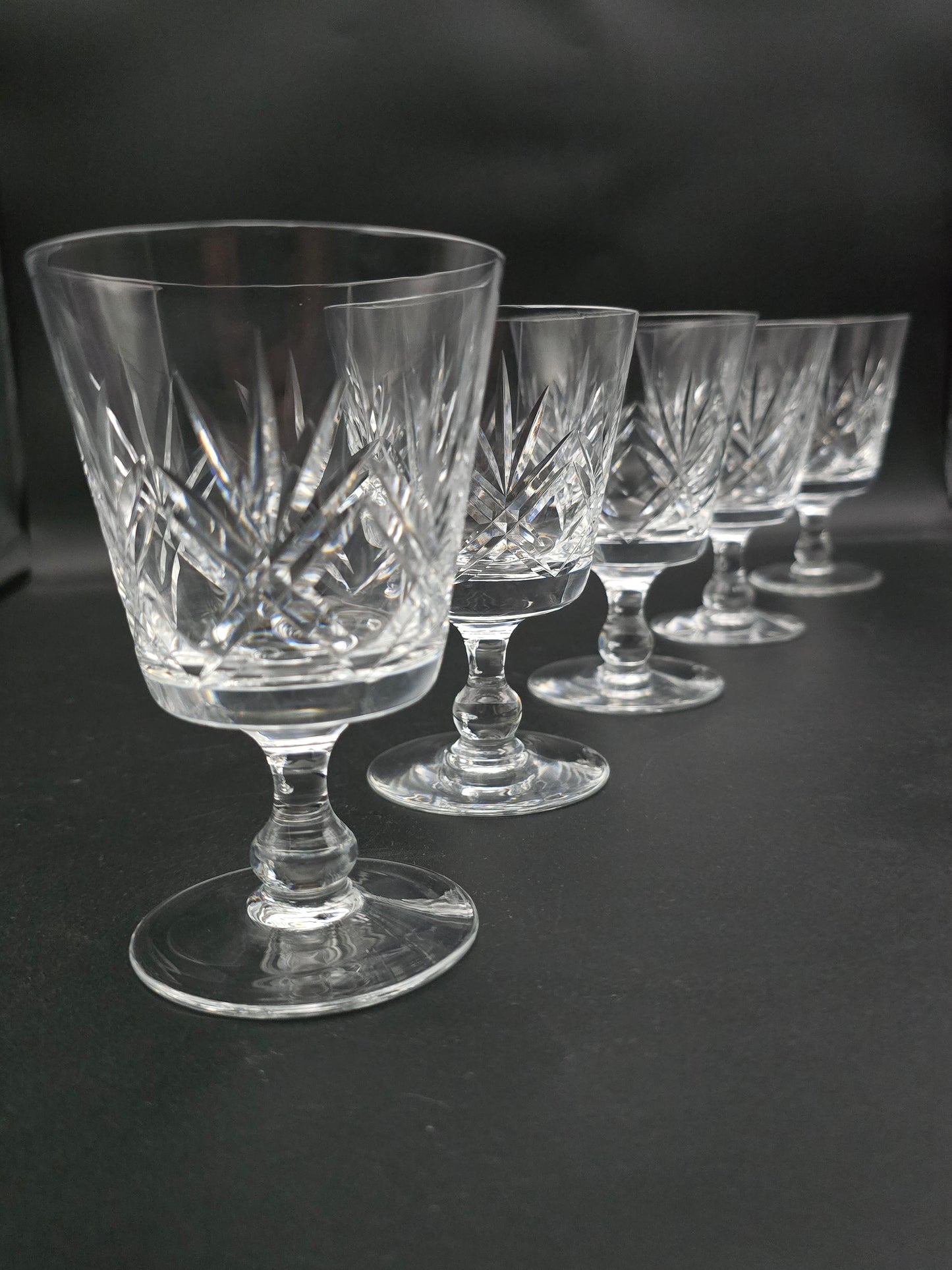 Set of 5 vintage Crystal wine glasses. 200ml.