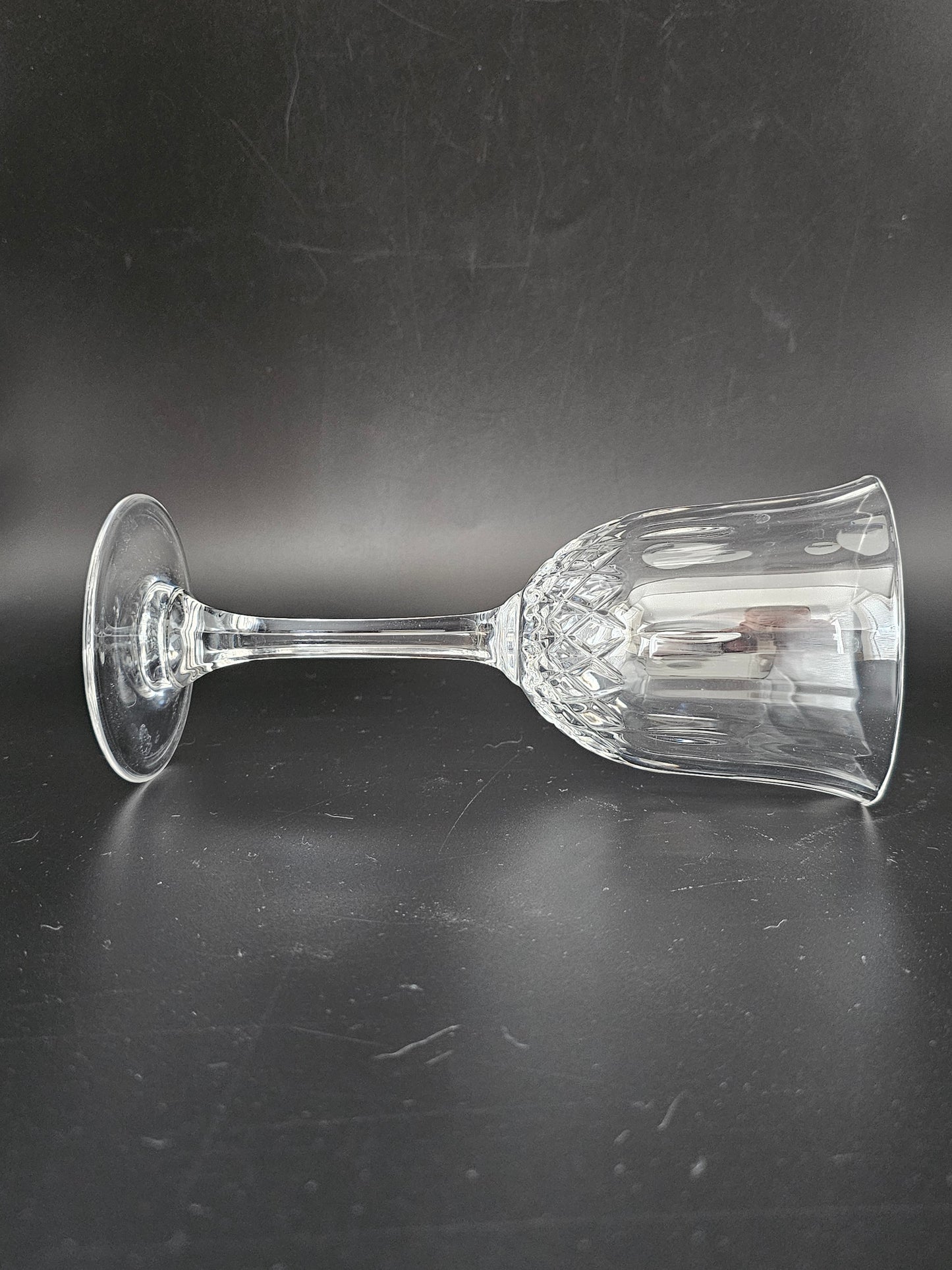 Set of 4 tall Stemmed Crystal Wine Glasses. 235ml