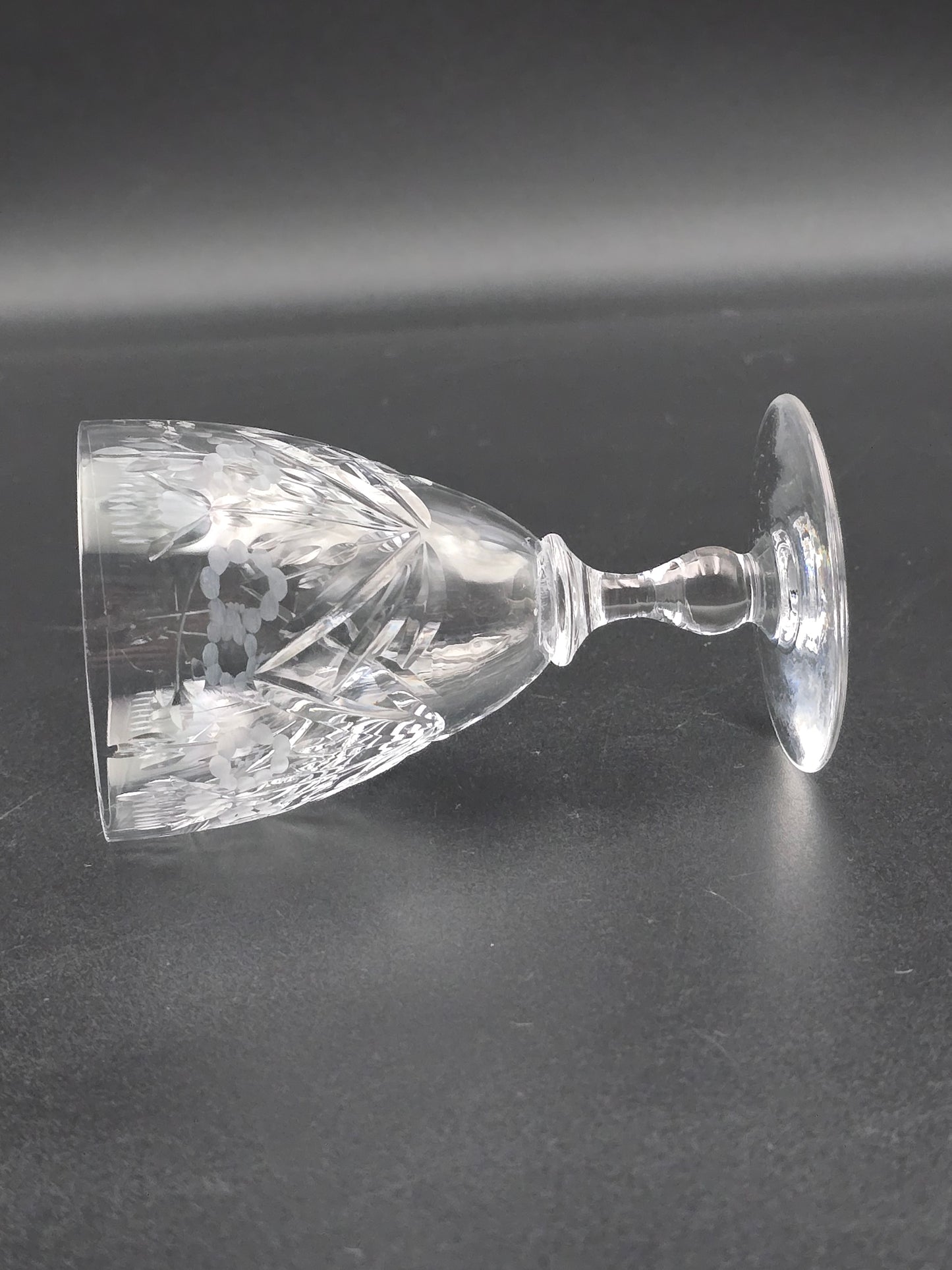 Set of 4 Edinburgh Crystal Liqueur glasses. 100ml