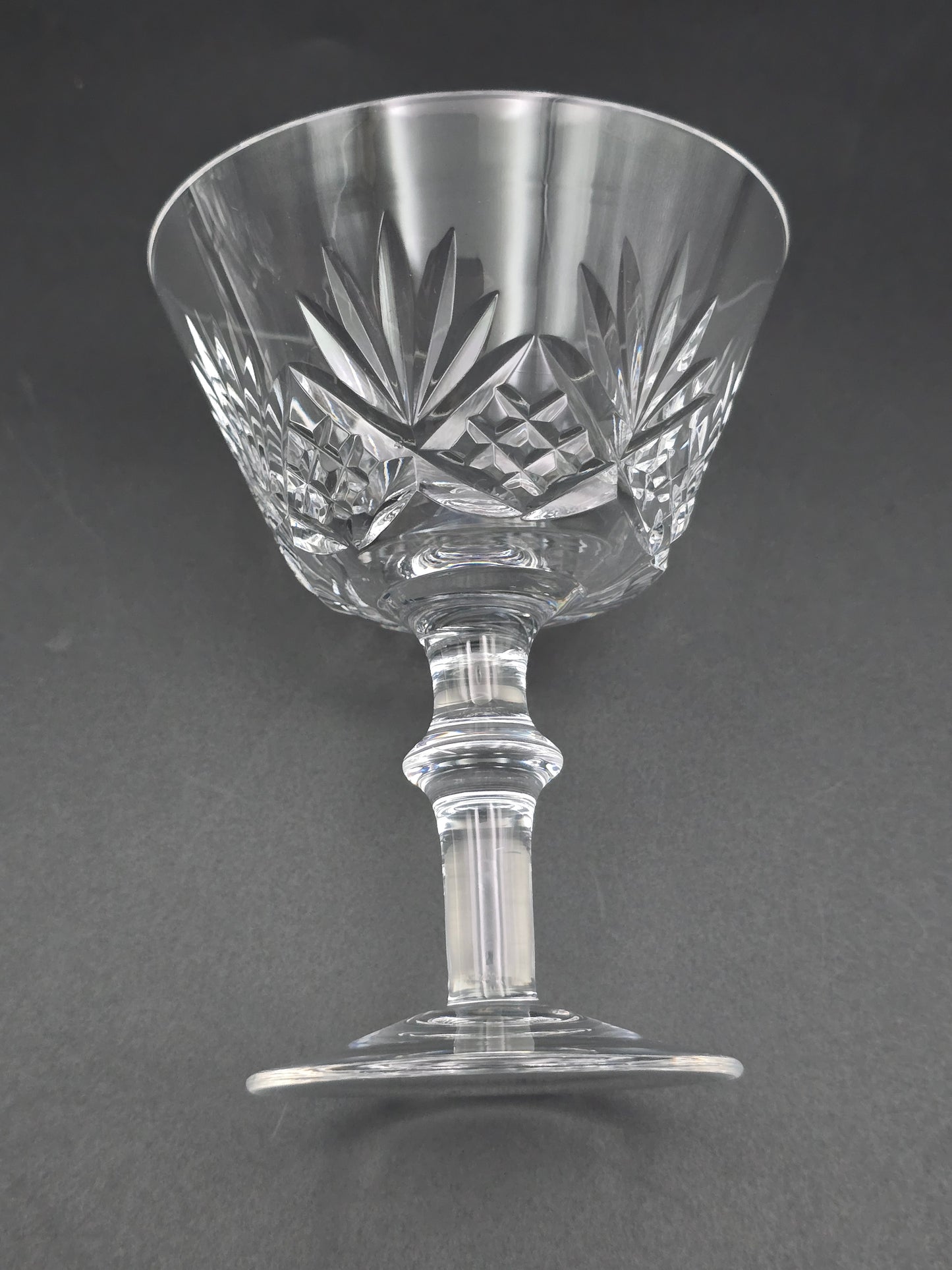 Set of 5 large Crystal champagne coupes. 200ml. 12cm tall