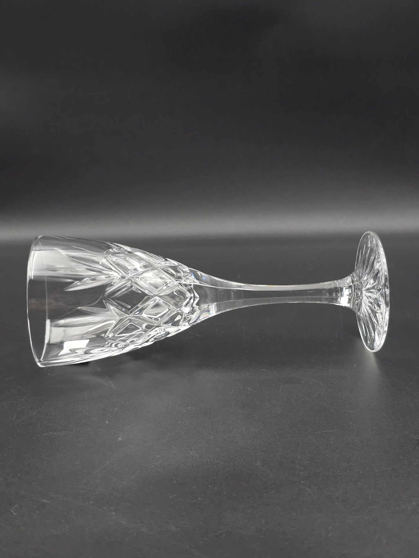 Set of 6 Royal Doulton Canterbury Pattern Crystal wine glasses. 175ml. Boxed