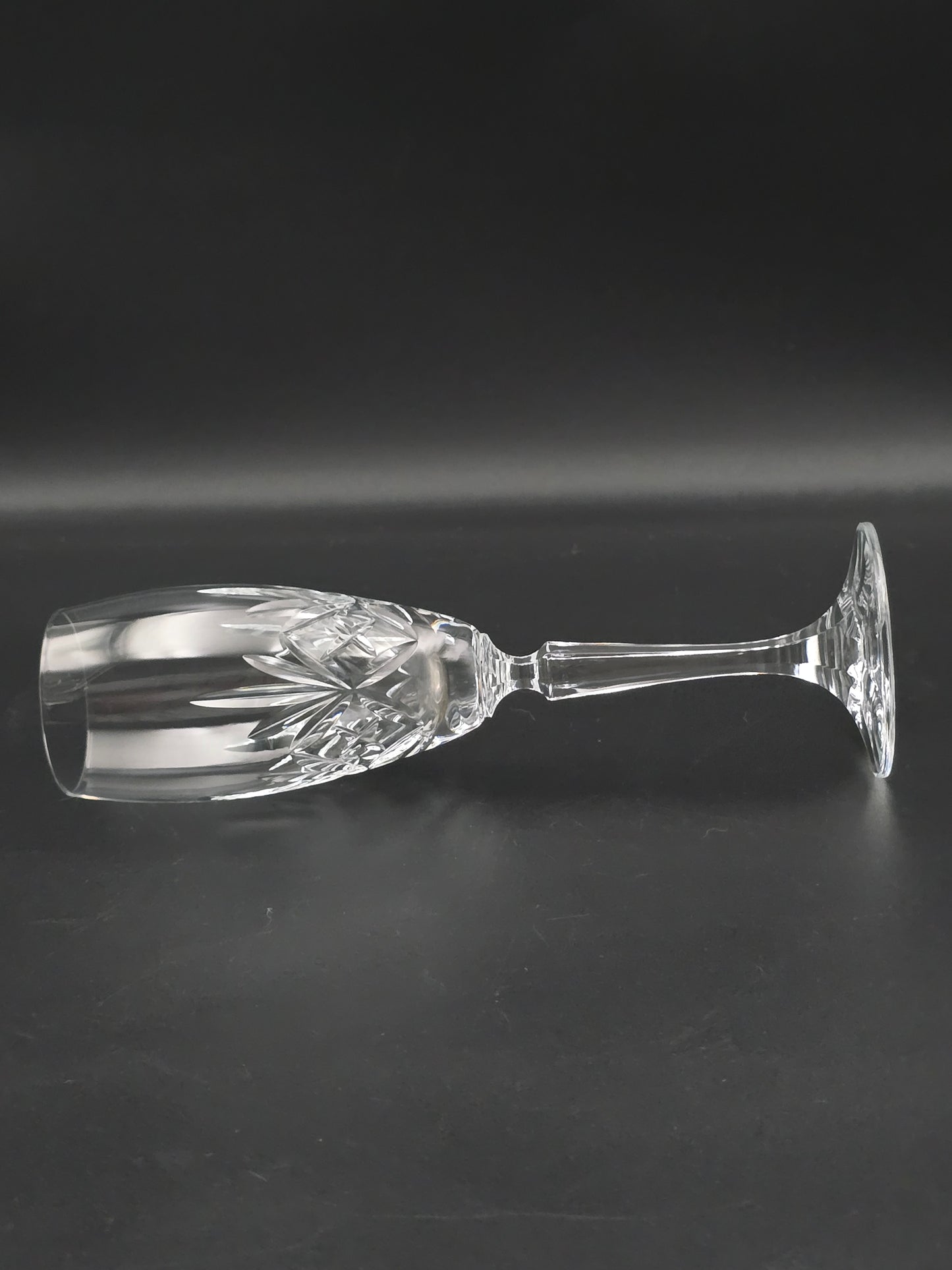 Set of 6 Tall Crystal Champagne Flutes. 23cm tall. 200ml
