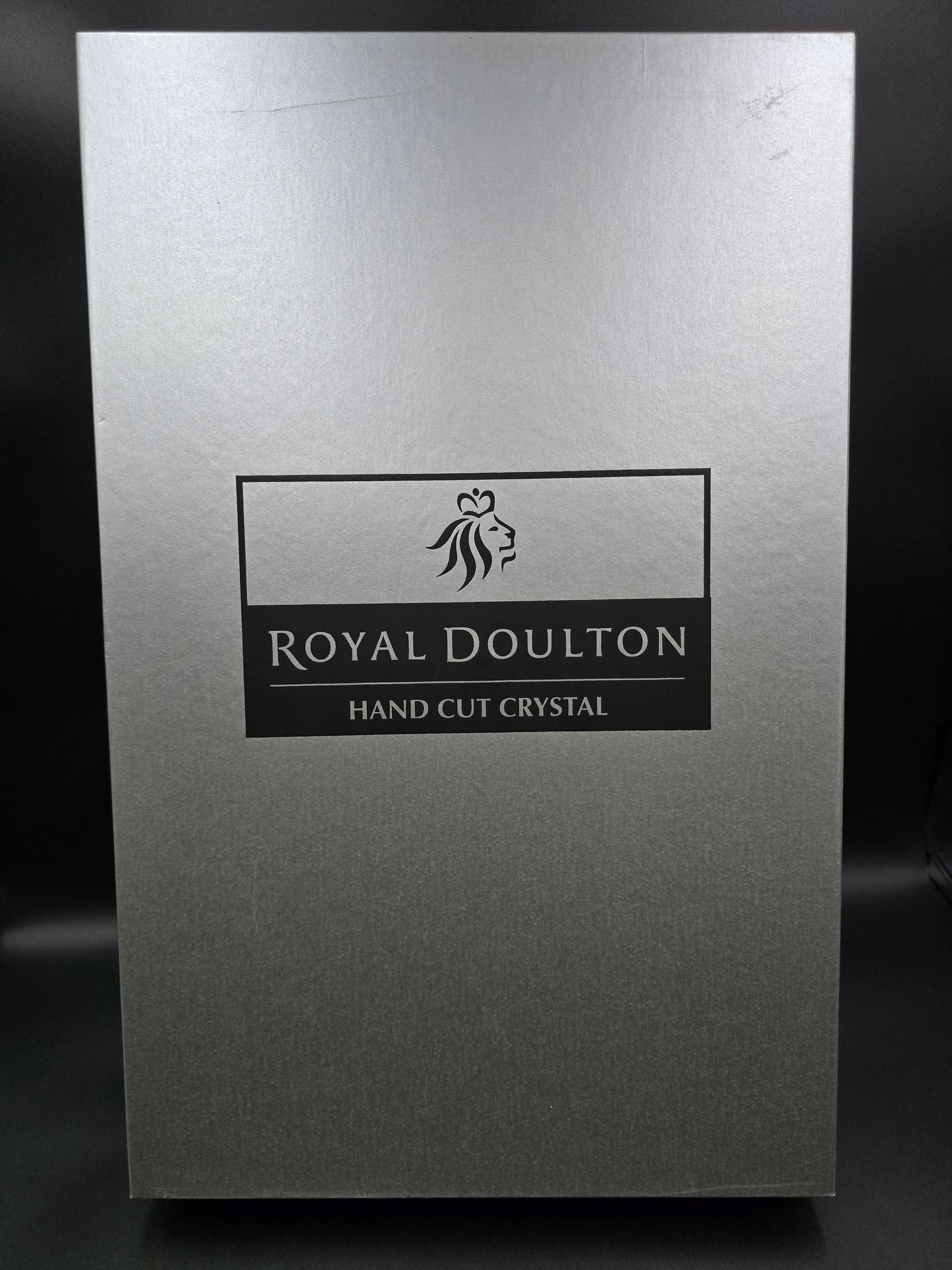 Set of 6 Royal Doulton Lunar Pattern Crystal wine glasses 220ml. Boxed.