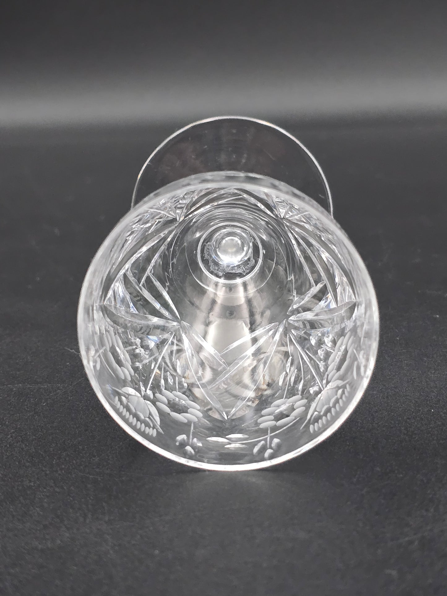 Set of 4 Edinburgh Crystal Liqueur glasses. 100ml