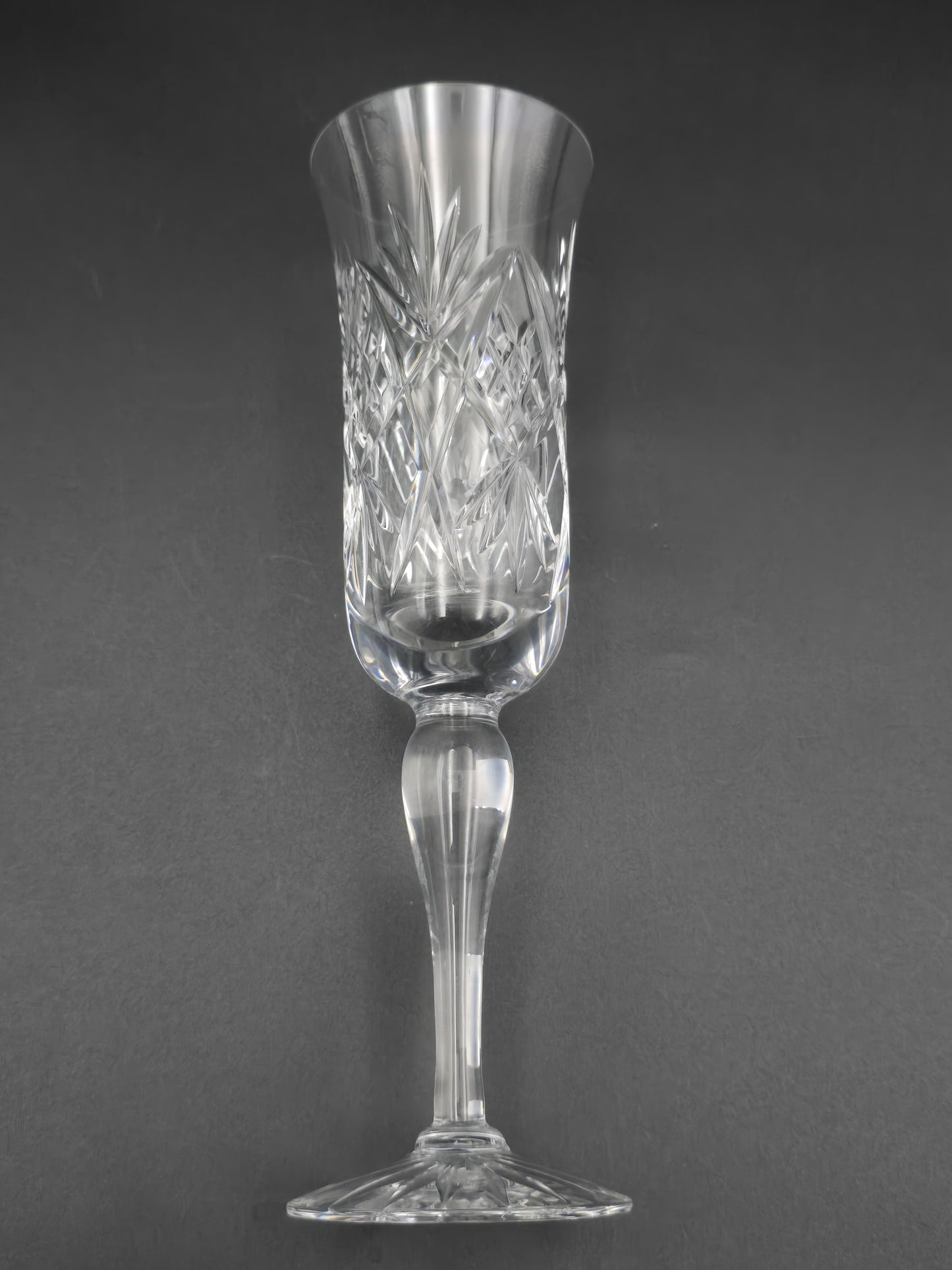 Vintage Lead Crystal Champagne Flutes – Set of 4, 150 ml, 22 cm Tall with Star‑Pattern Base & Teardrop Stem – Elegant Cut‑Glass Barware