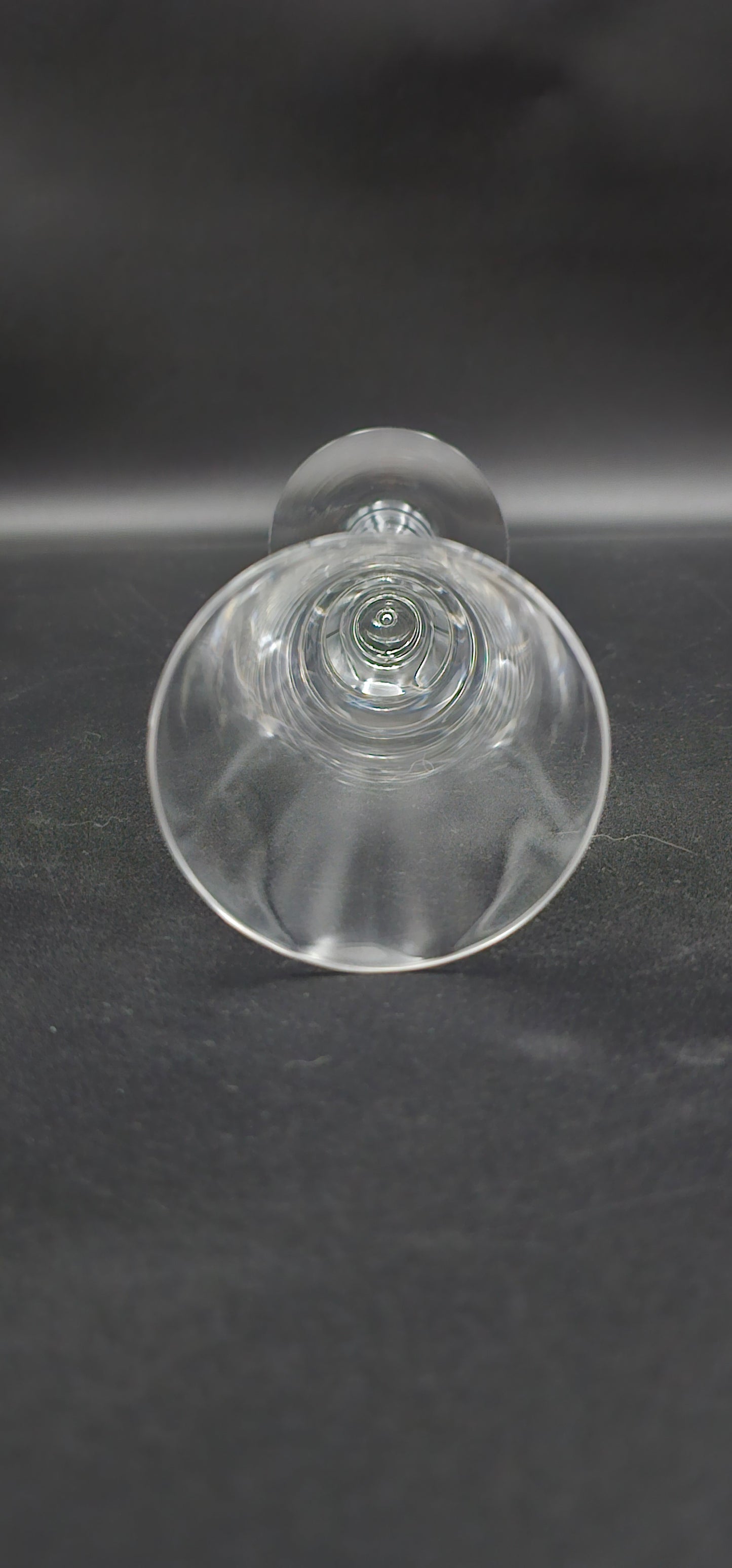 Set of 3 Dartington Sharon wine glasses. 250ml 21cm tall designed by Frank Thrower