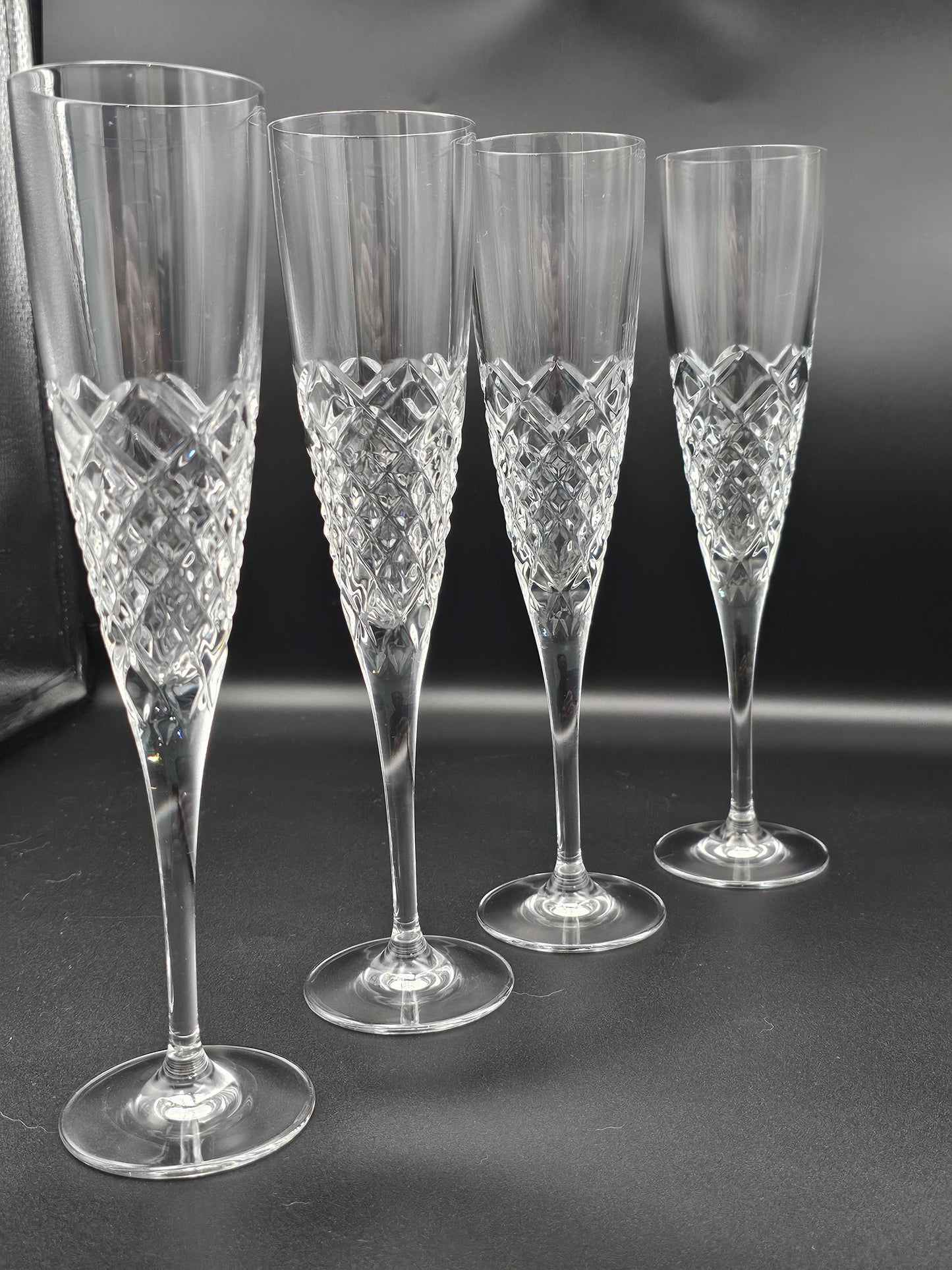 Royal Doulton Ciayle Pattern set of 4 Crystal Champagne Flutes. Boxed. 26cm Tall