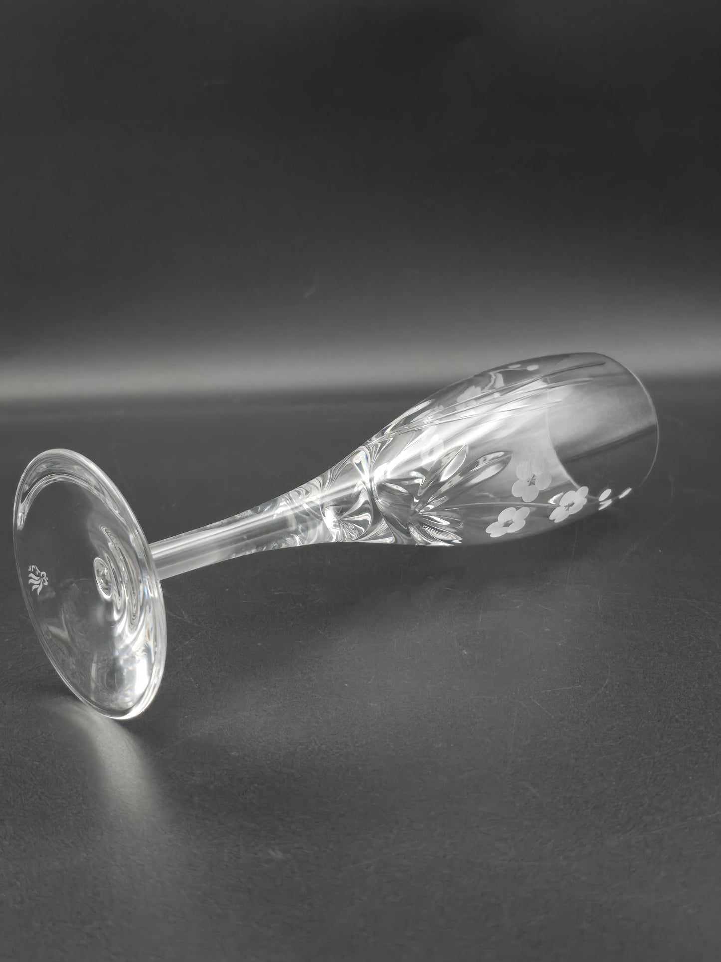 Single Royal Doulton Chelsea Pattern Crystal Champagne Flute. 200ml
