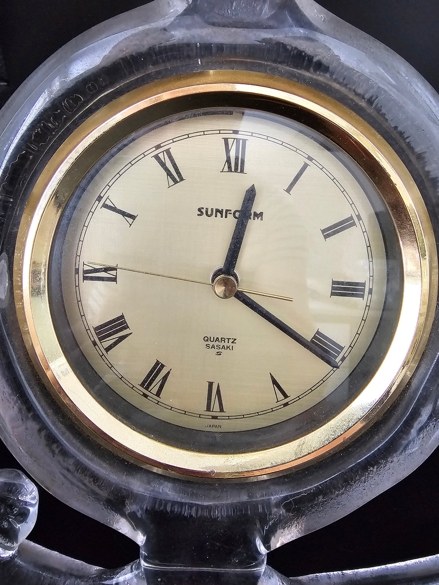 Rare Sasaki Japanese Crystal Sunform Fish Quartz Mantle Clock – 1980s Japan – Sculptural Clear Crystal – Fully Working – Vintage Mid-Century Modern Decor