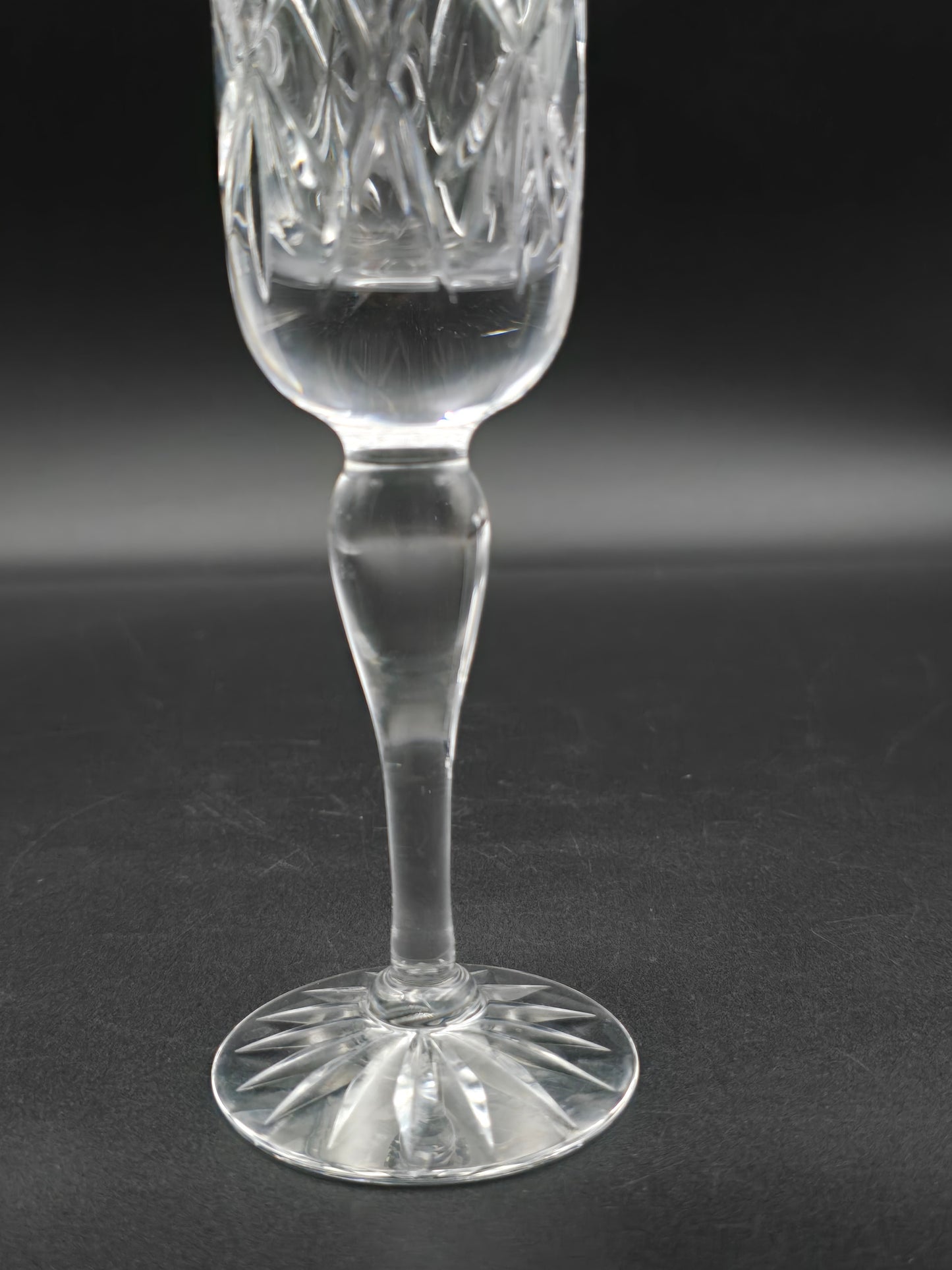 Vintage Lead Crystal Champagne Flutes – Set of 4, 150 ml, 22 cm Tall with Star‑Pattern Base & Teardrop Stem – Elegant Cut‑Glass Barware