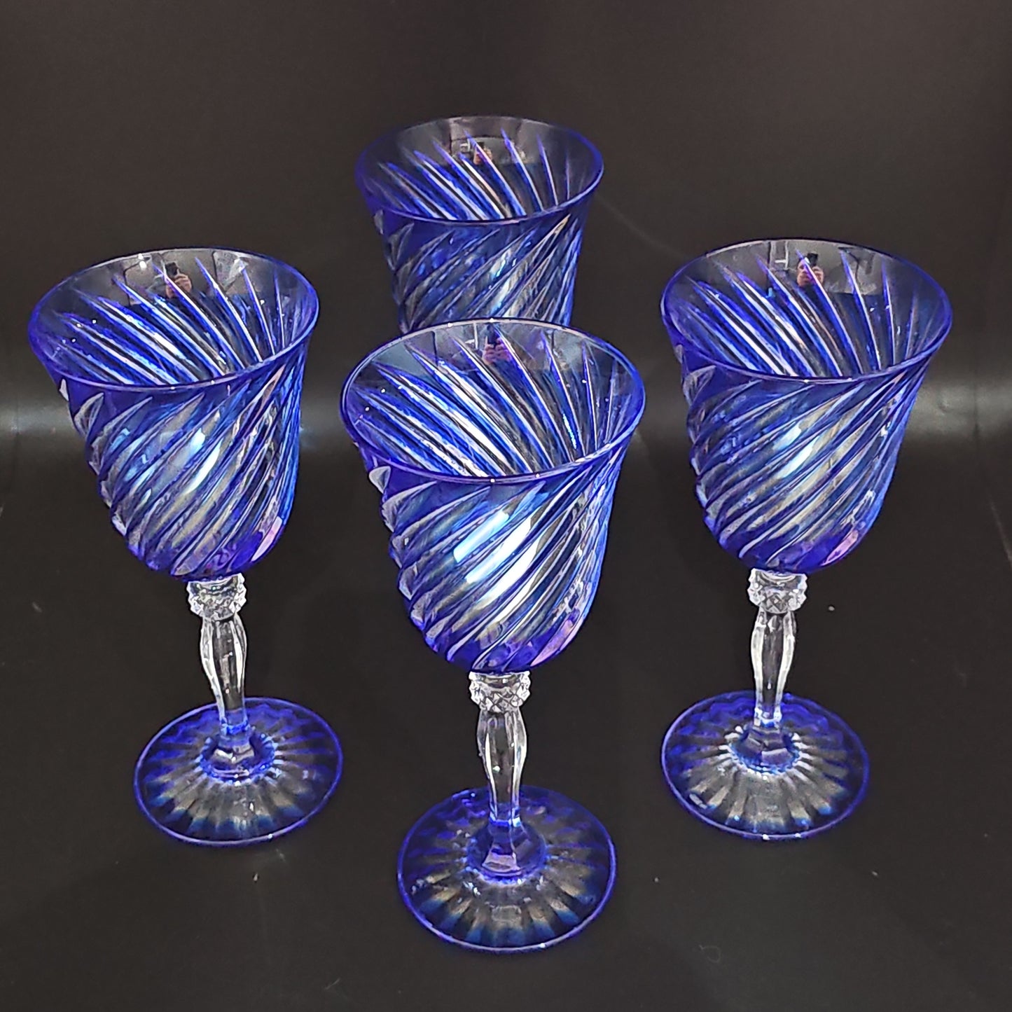 Cristal D'Arques Double Taille Set of 4 Cobalt Blue Crystal Wine Glasses. 175ml