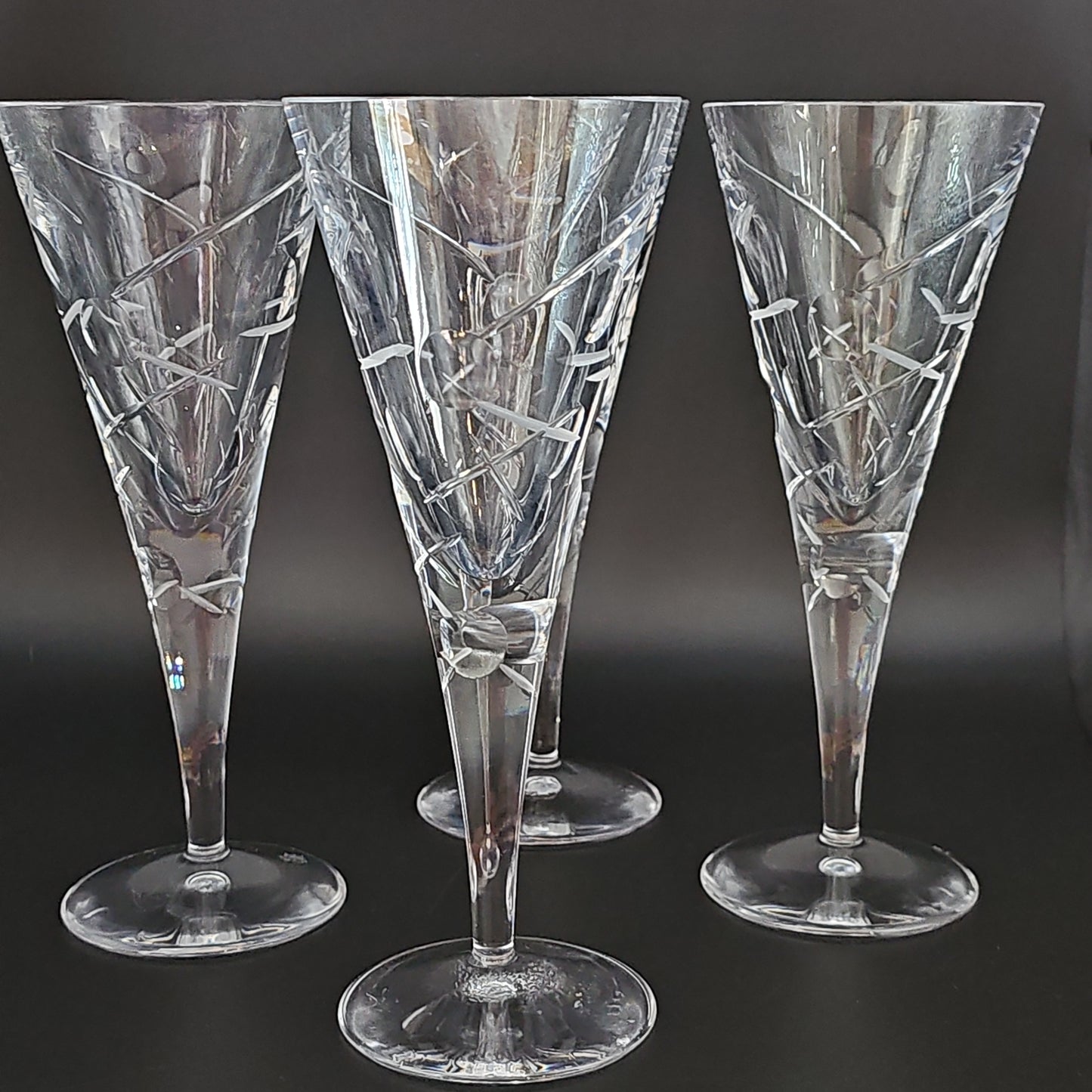 4 x Royal Doulton Crystal Luna Pattern Wine Glasses.