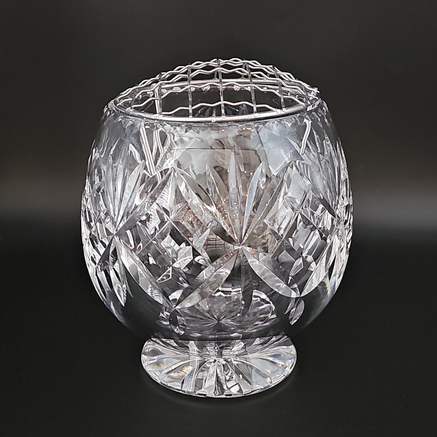 Beautiful Vintage Medium size Crystal Rose Bowl.