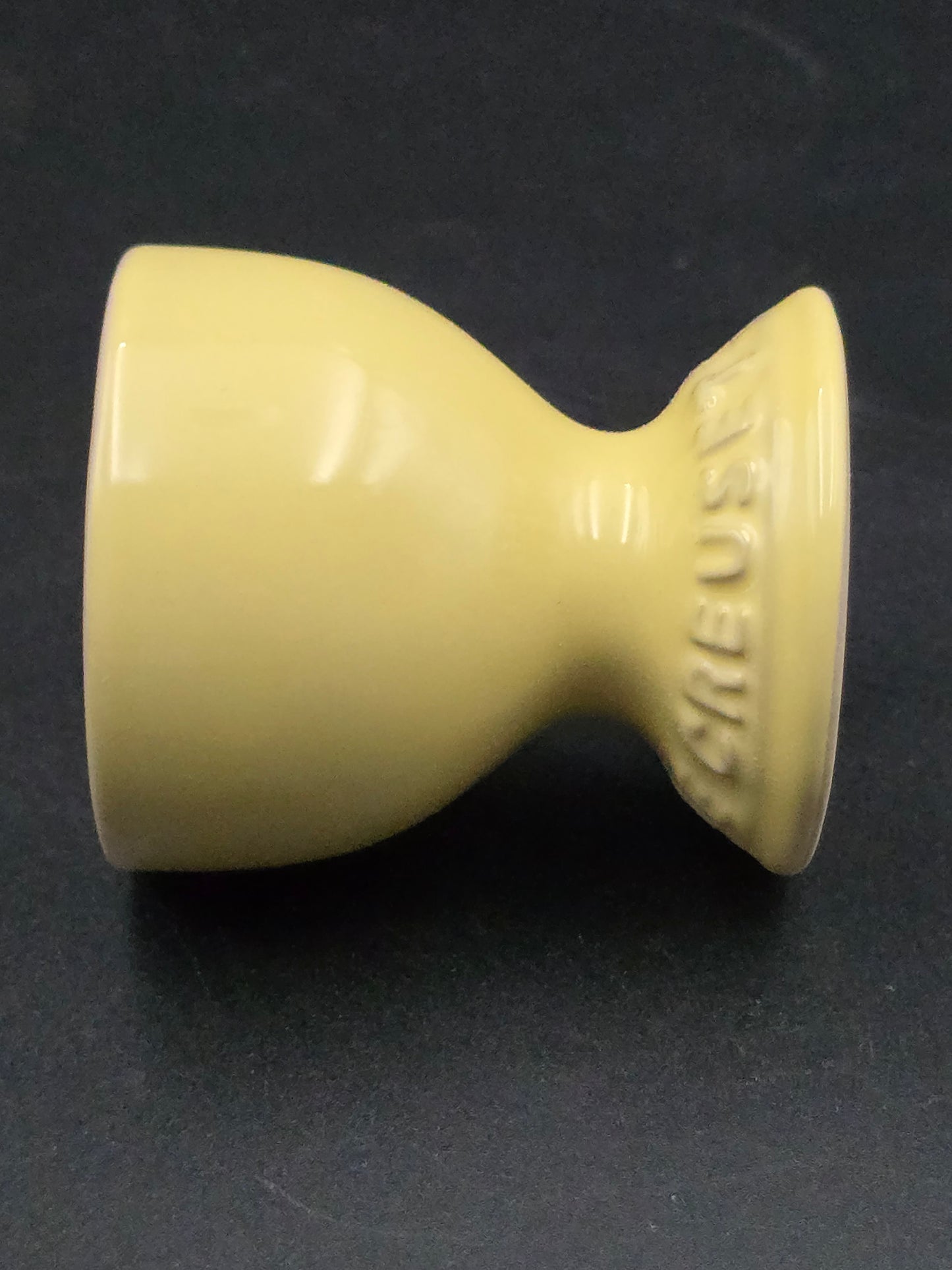 Set of 6 Le Creuset Elysees Yellow Egg Cups – Brand New in Box, Unused.