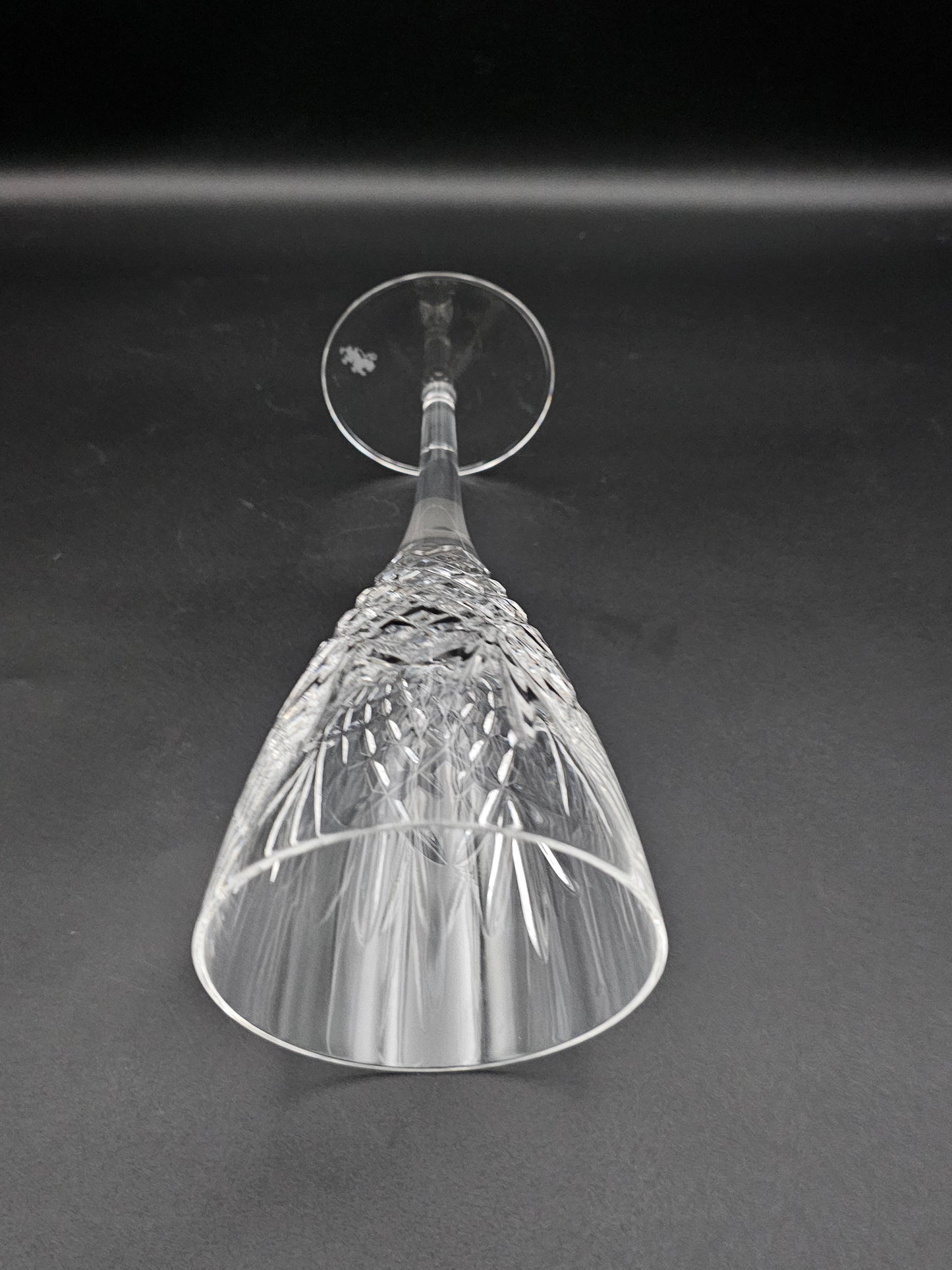 Set of 4 Royal Doulton large Crystal wine glasses 20cm tall 275ml