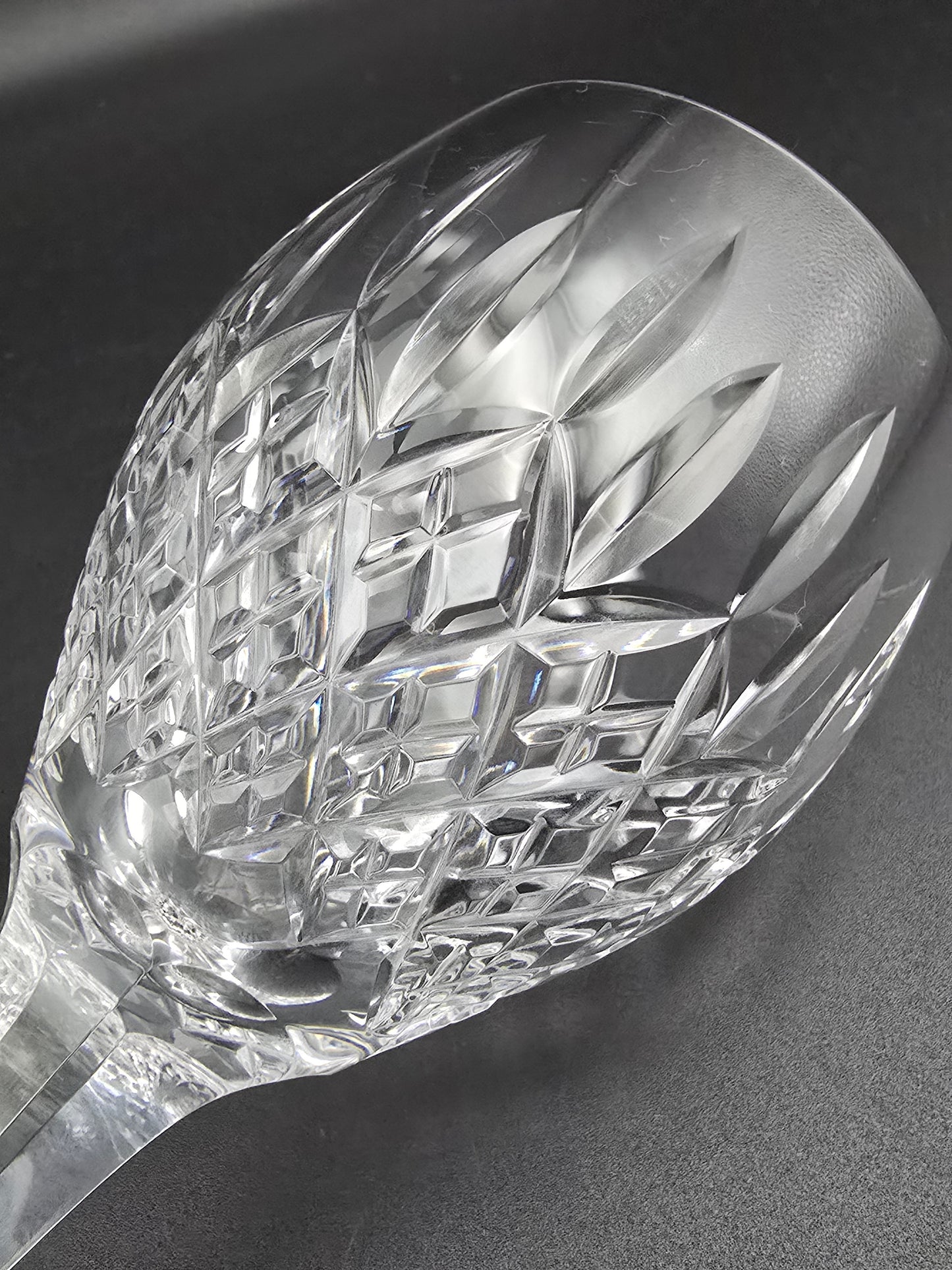 Set of 4 Large Stuart Crystal Shaftesbury pattern wine glasses 225ml