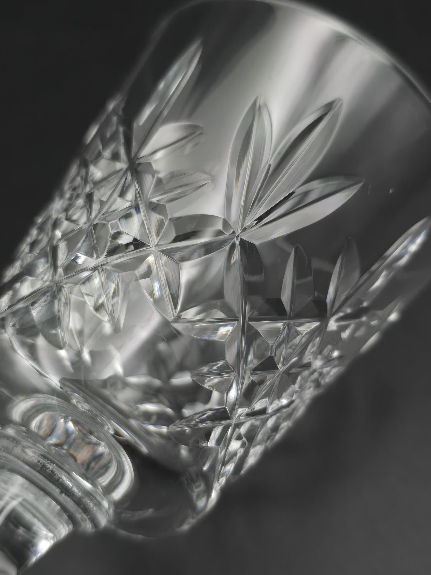Set of 6 Edinburgh Crystal Lomond Pattern sherry or small wine glasses. 135ml