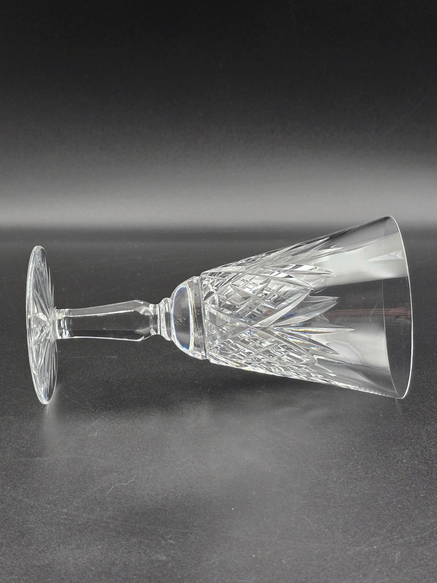 Beautiful vintage set of 6 British Crystal large Wine glasses. 275ml. 17cm tall.