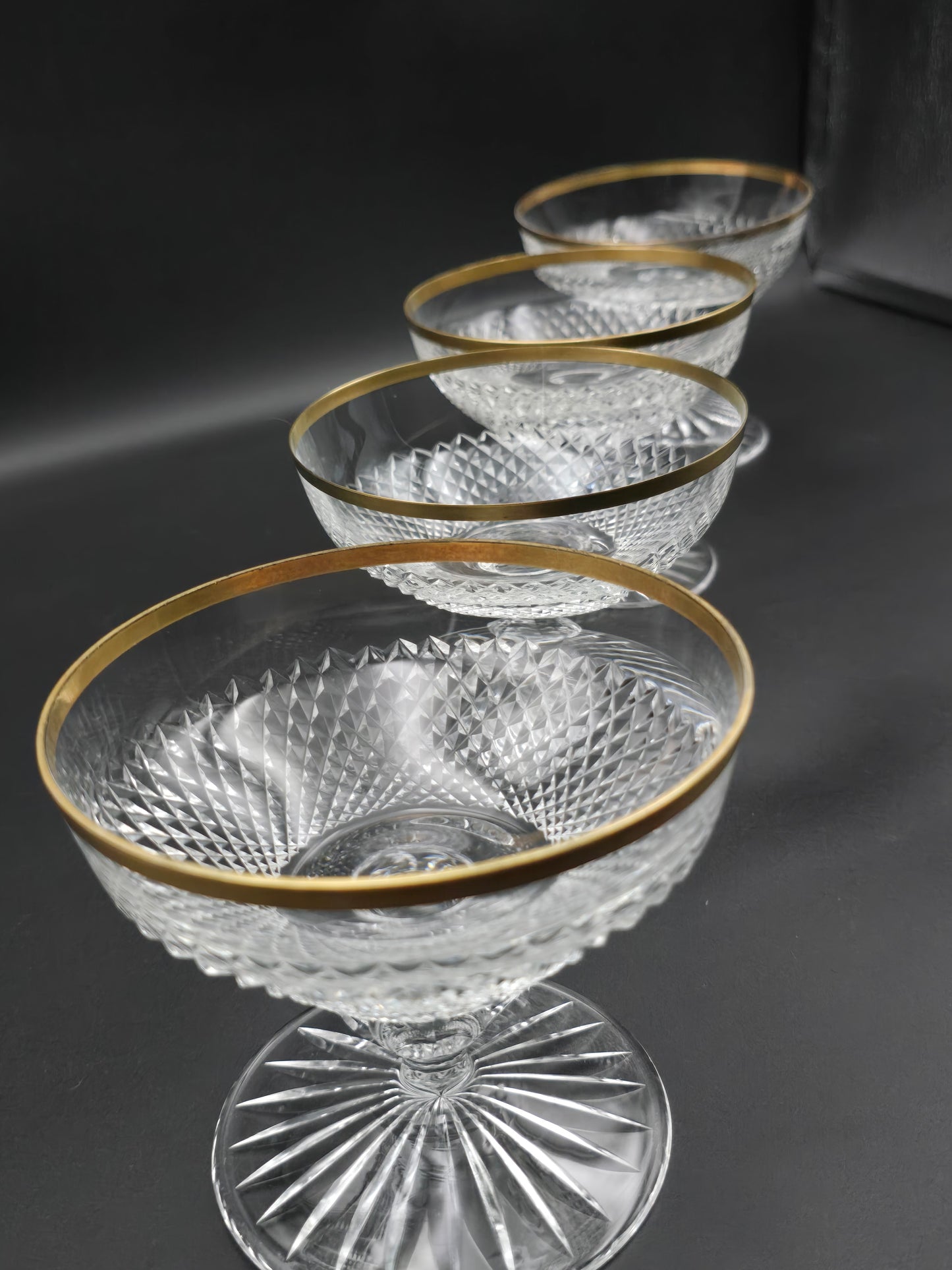 Set of 4 Beautiful Crystal Champagne coupes or dessert / starter dishes with Gold banding. 350ml. 10cm tall.