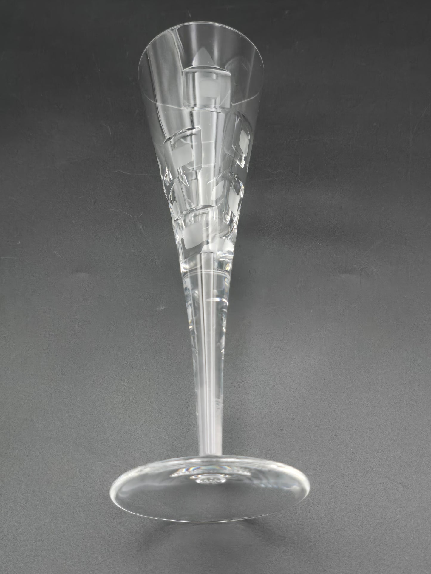 Set of 4 Royal Doulton Metro Pattern Crystal champagne flutes. 150ml 23cm tall