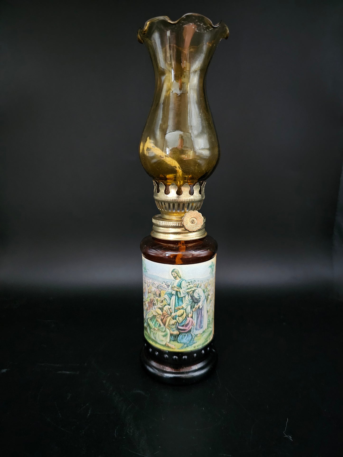 Wondrous Miracle Kerosene Lamp Jesus Feeding the Multitudes Chap Stick Co. 1977