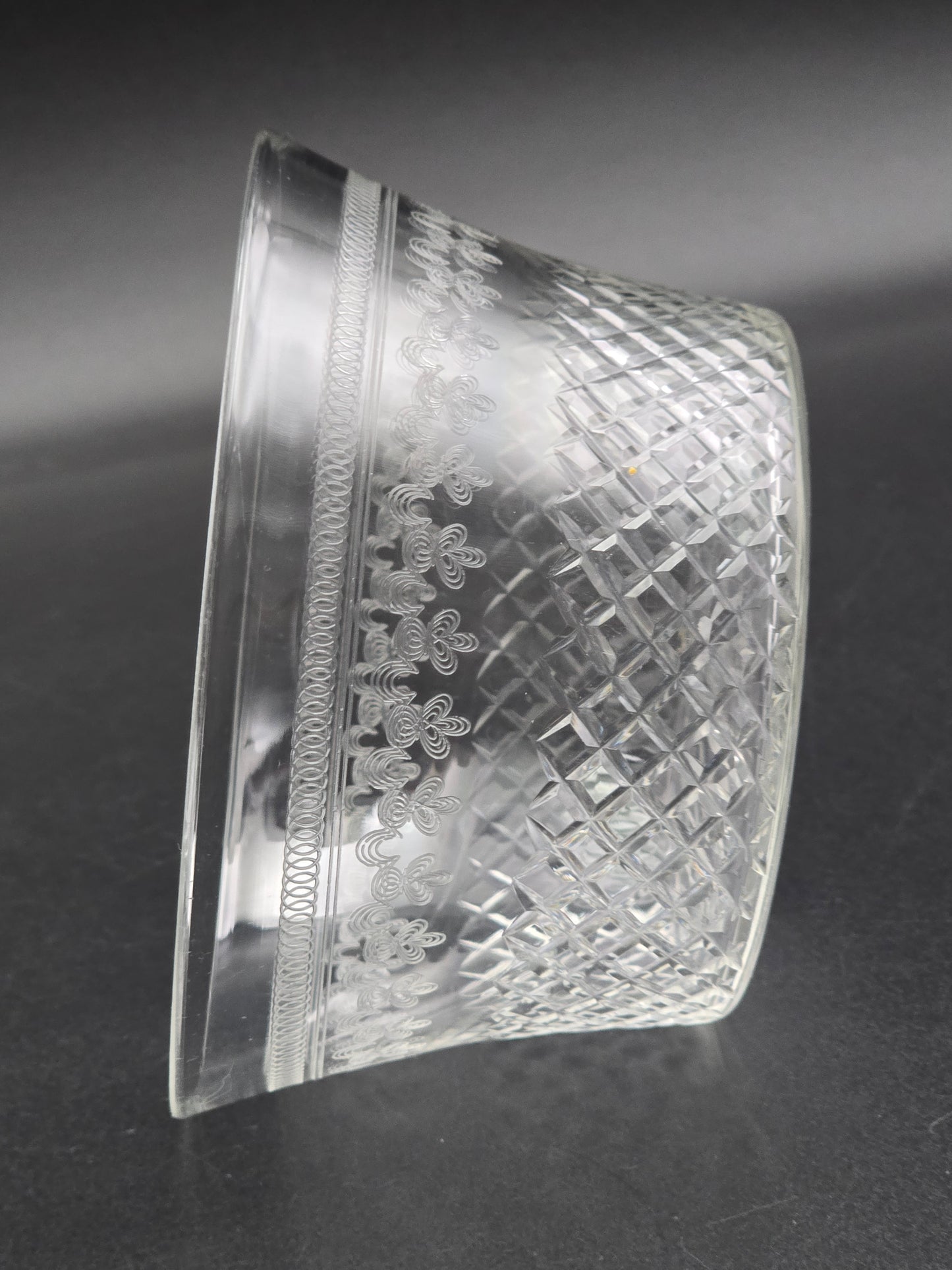 Set of 6 Lady Hamilton Pall Mall Crystal Bowls. 11.5cm wide.