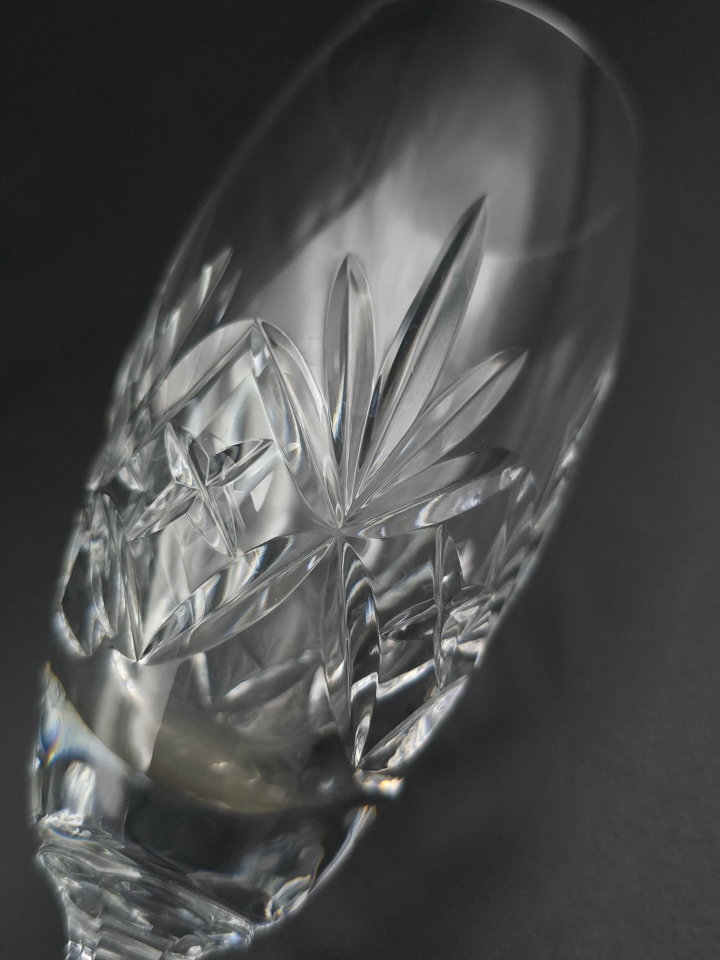 Set of 6 Tall Crystal Champagne Flutes. 23cm tall. 200ml