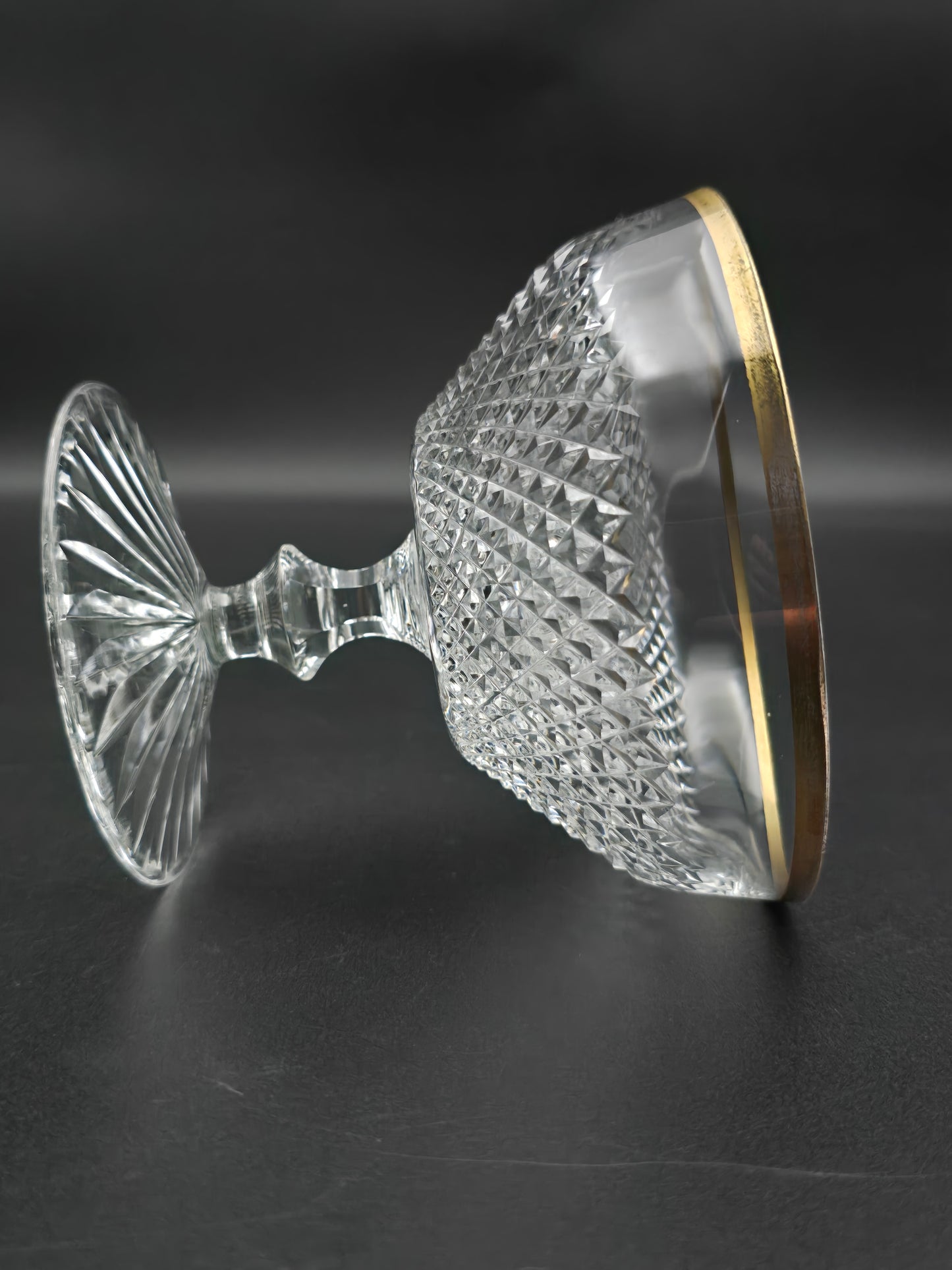 Set of 4 Beautiful Crystal Champagne coupes or dessert / starter dishes with Gold banding. 350ml. 10cm tall.