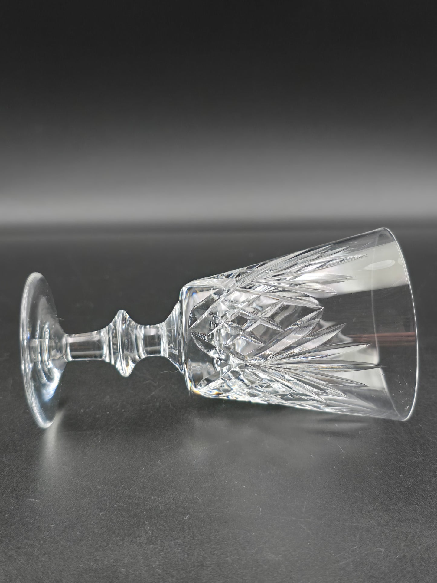 Set of 5 Royal Doulton ‘Juno’ Crystal Wine Glasses – Knopped Stem – 12.5cm Tall – Vintage British Glassware – Immaculate Condition