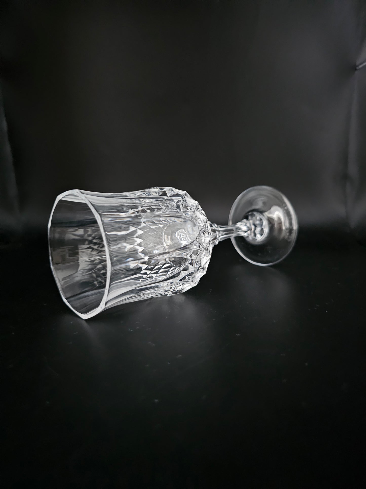 5 Crystal Wine Glasses. 175ml. 16.5cm tall