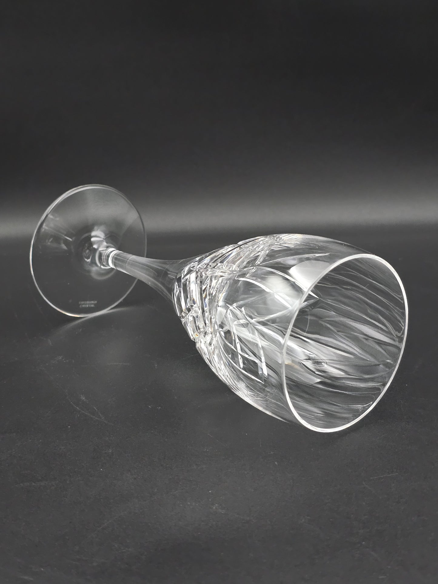 Set of 6 Edinburgh Crystal Broughton Pattern large wine glasses 260ml. 19cm tall.