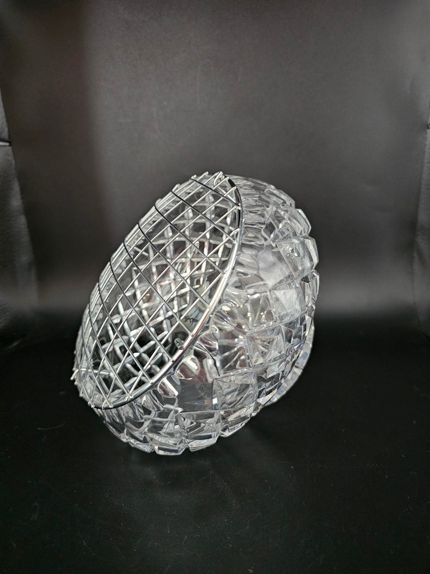 Beautiful Medium size Crystal Rose bowl. 17cm wide