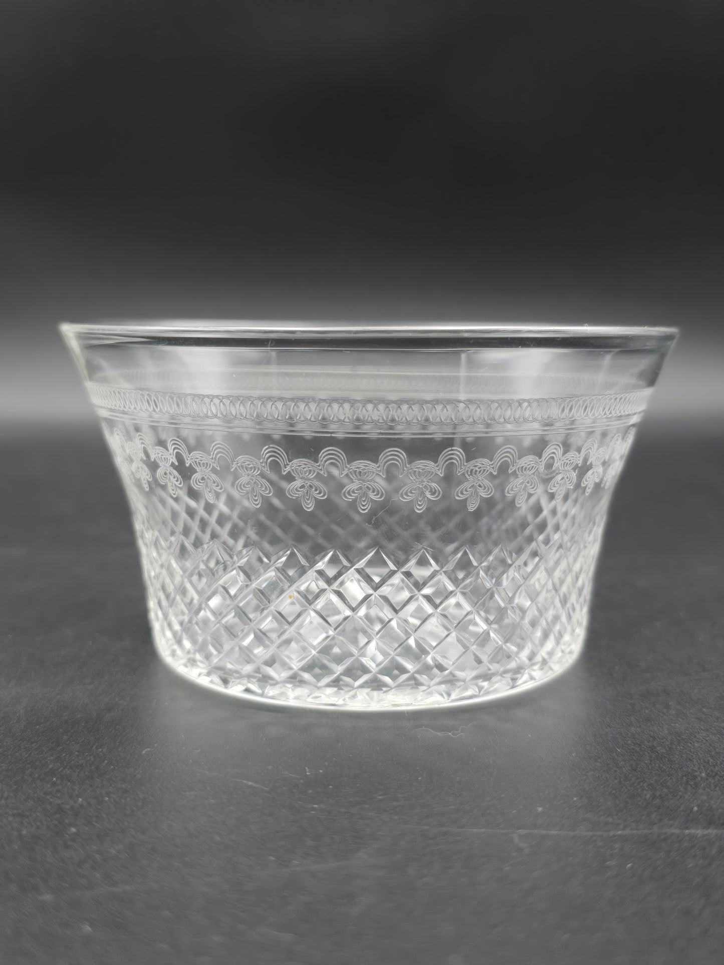 Set of 6 Lady Hamilton Pall Mall Crystal Bowls. 11.5cm wide.