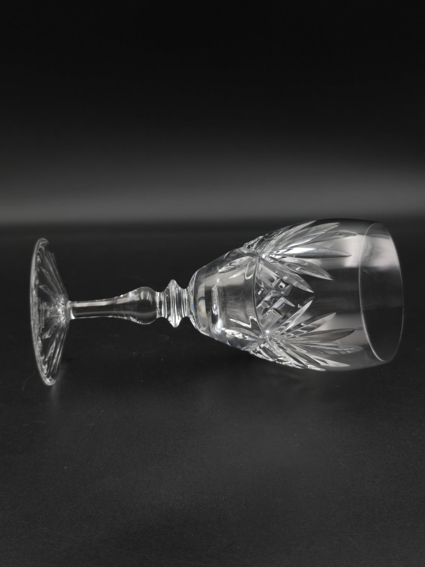 Single Edinburgh Crystal Sterling Pattern Wine Glass 200ml – Knopped Stem, Star Base.