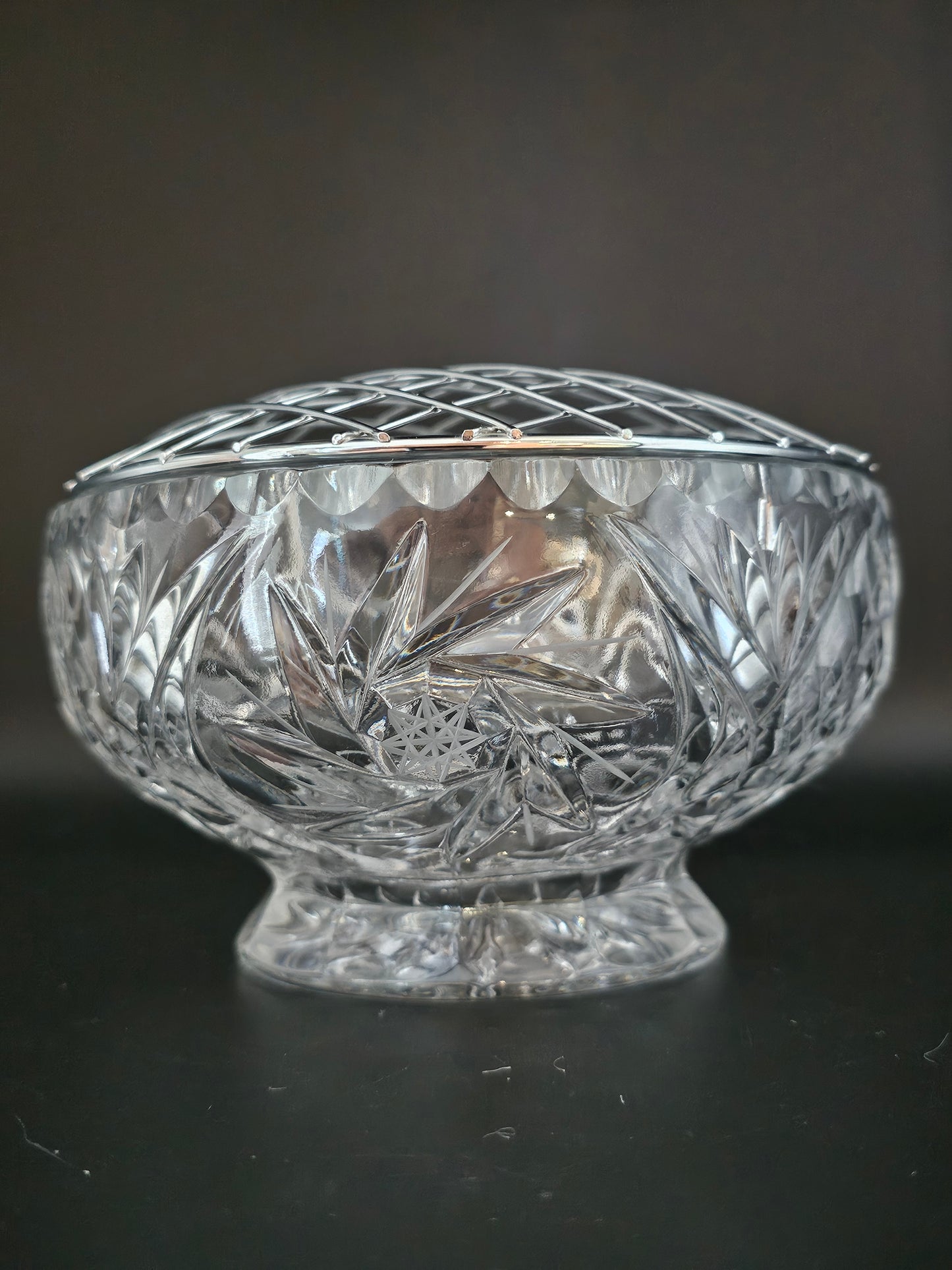 Stunning vintage Crystal Rose Bowl. 6"