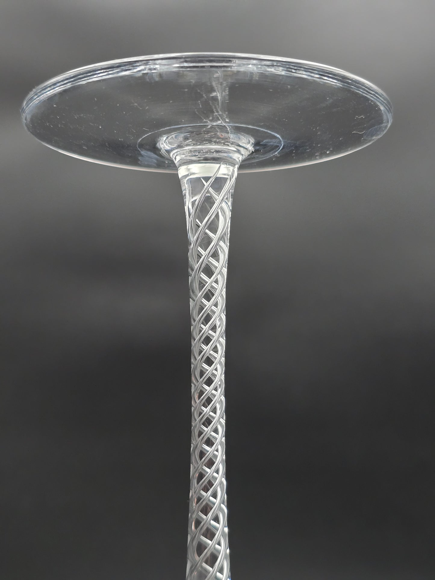 Set of 6 large air twist long stemmed Wine glasses 330ml 23.5cm tall.
