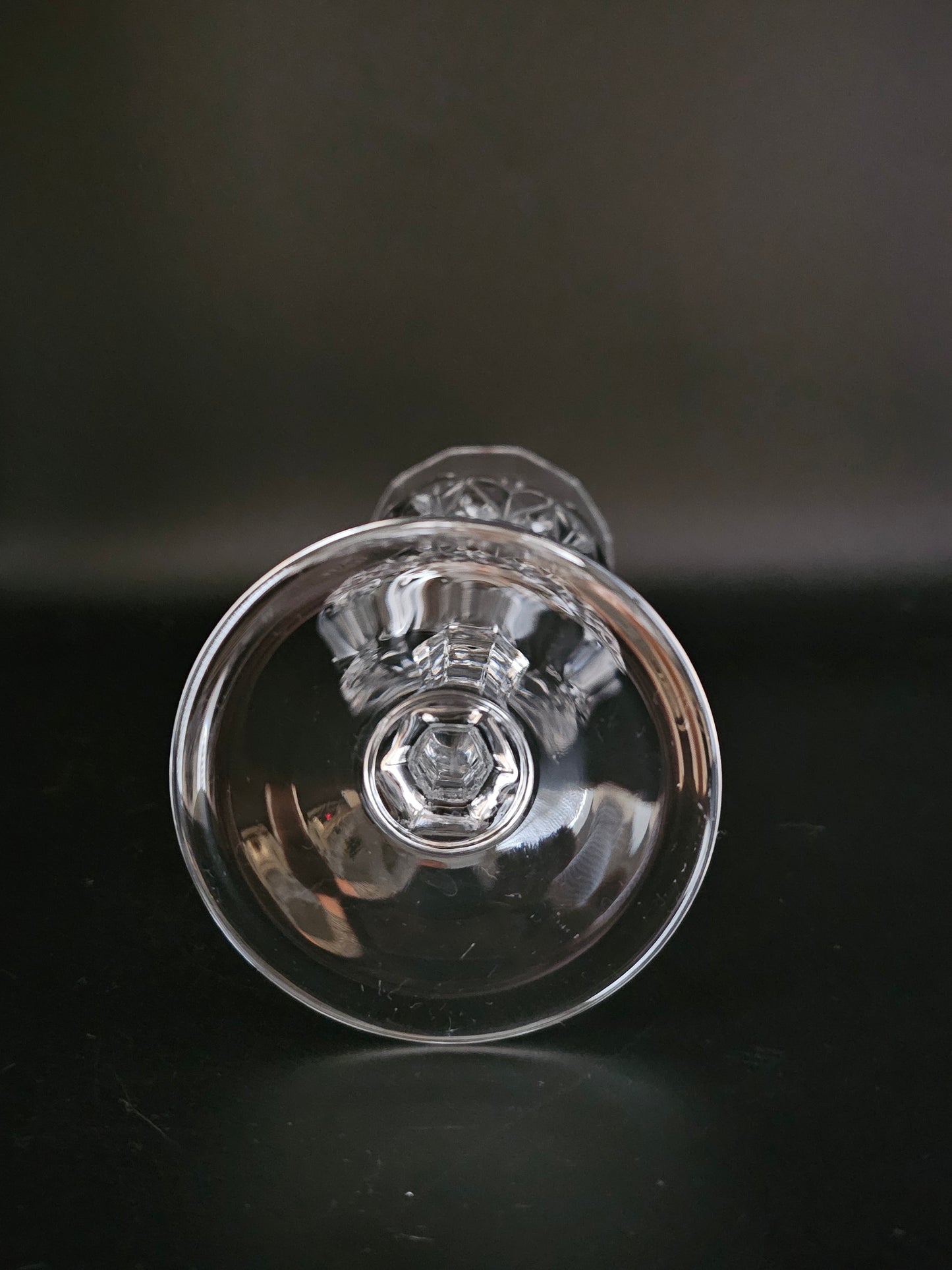 Set of 4 tall, Large Vintage Crystal Wine Glasses. 200ml. 19cm tall