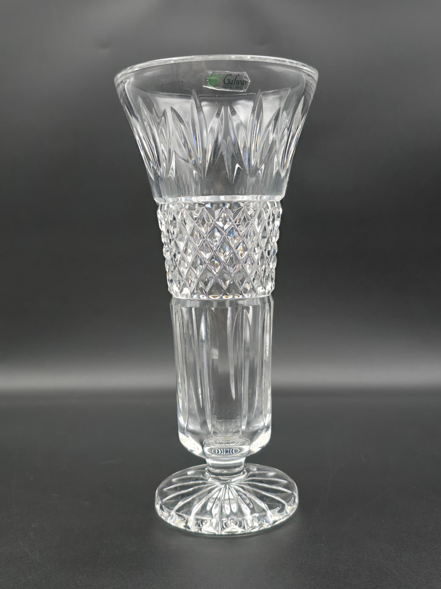 Vintage Galway Irish Crystal Vase . 22cm tall