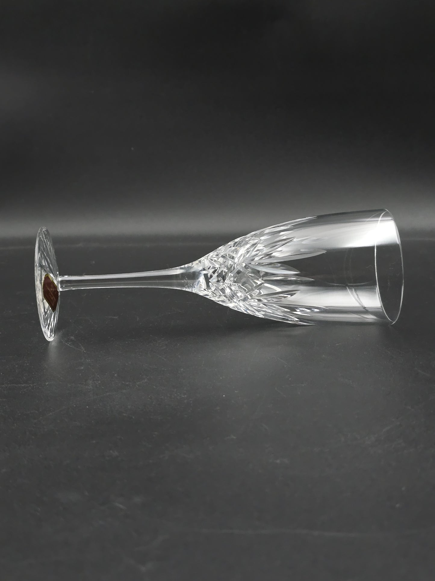 Set of 6 Royal Doulton International Crystal Champagne Flutes. Boxed 150ml.  18.5cm tall.
