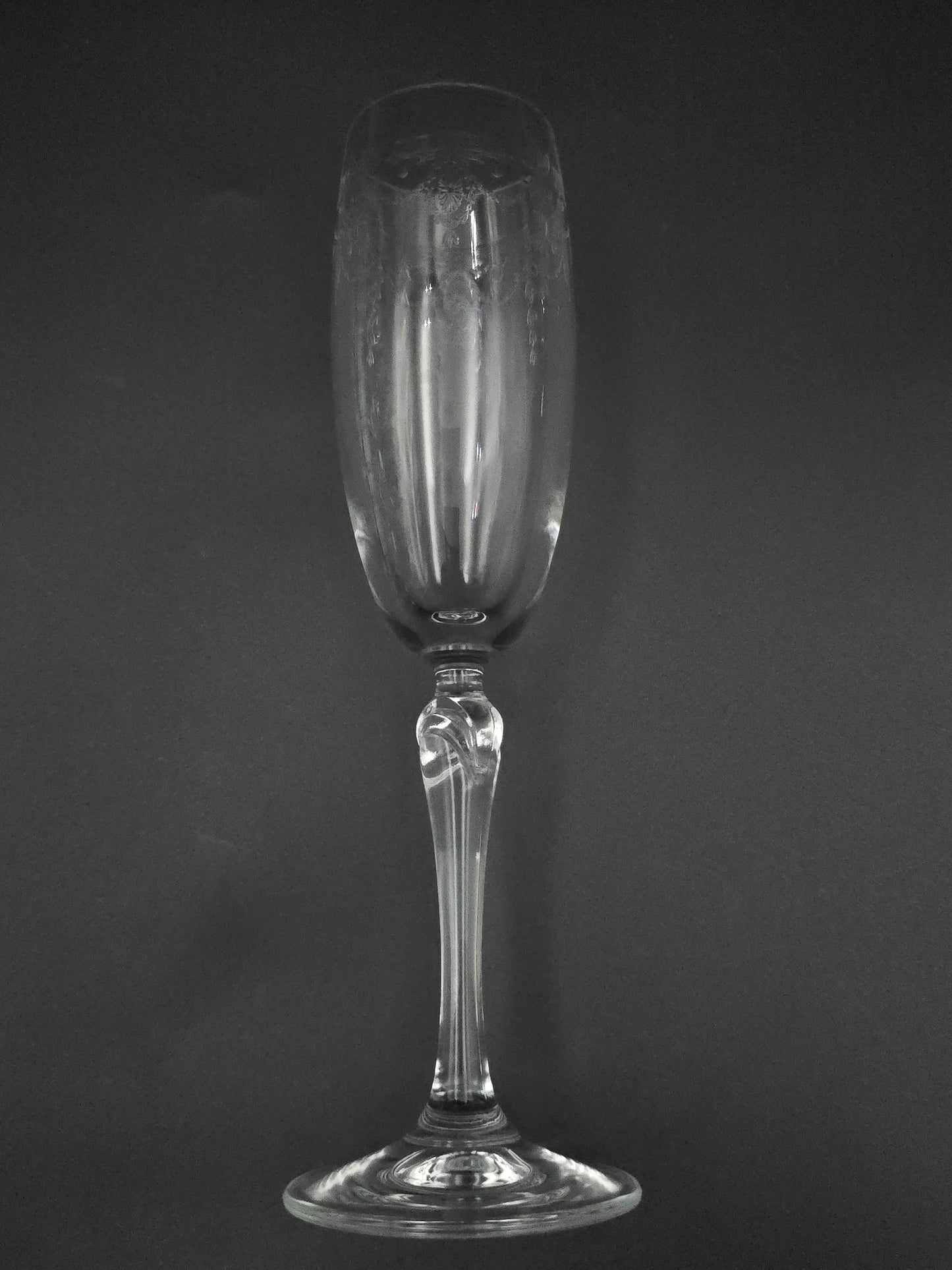Beautiful Set of 5 Etched Crystal Champagne flutes 175ml. 22cm tall.