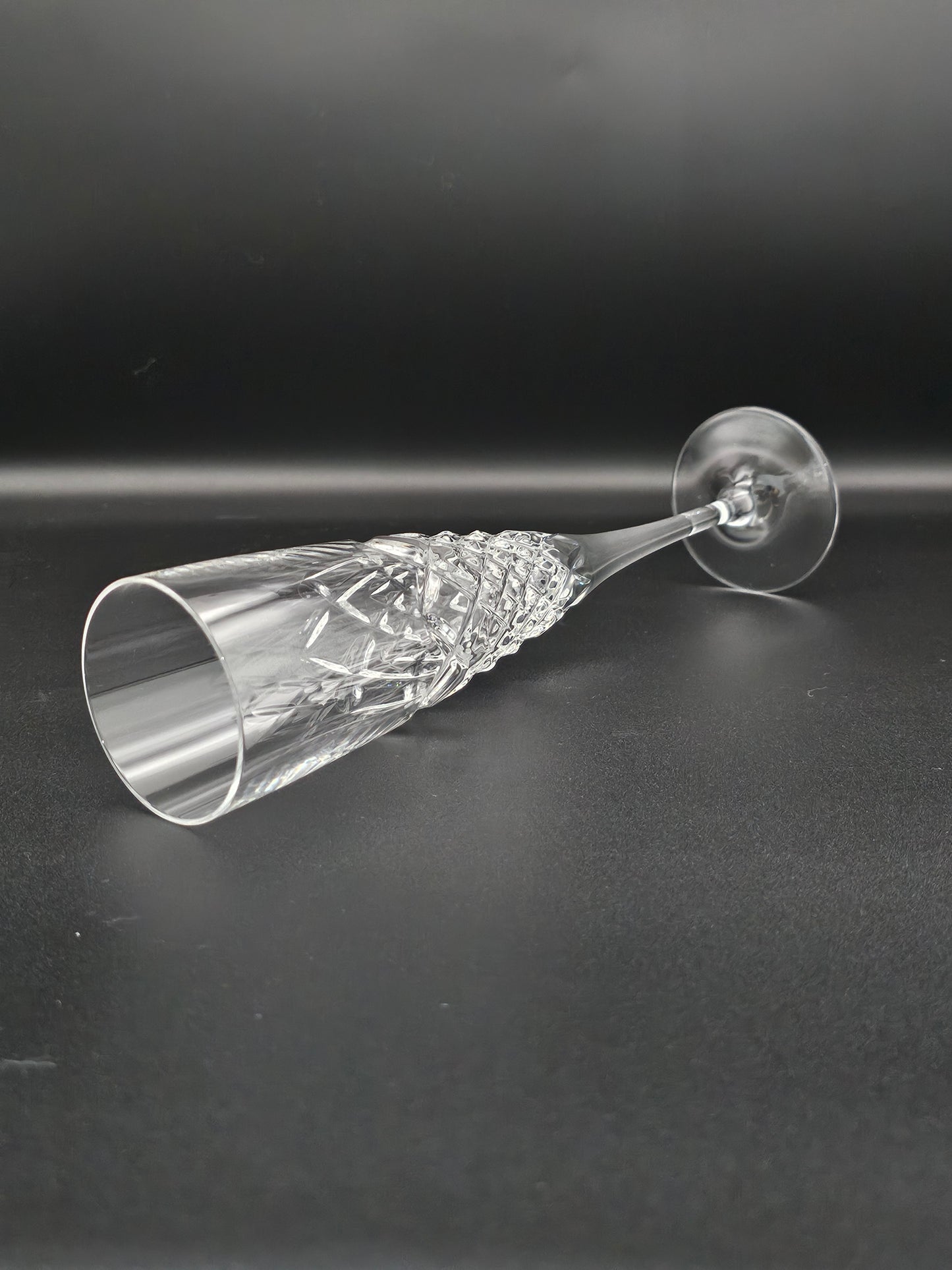 Royal Doulton Ciayle Pattern set of 4 Crystal Champagne Flutes. Boxed. 26cm Tall