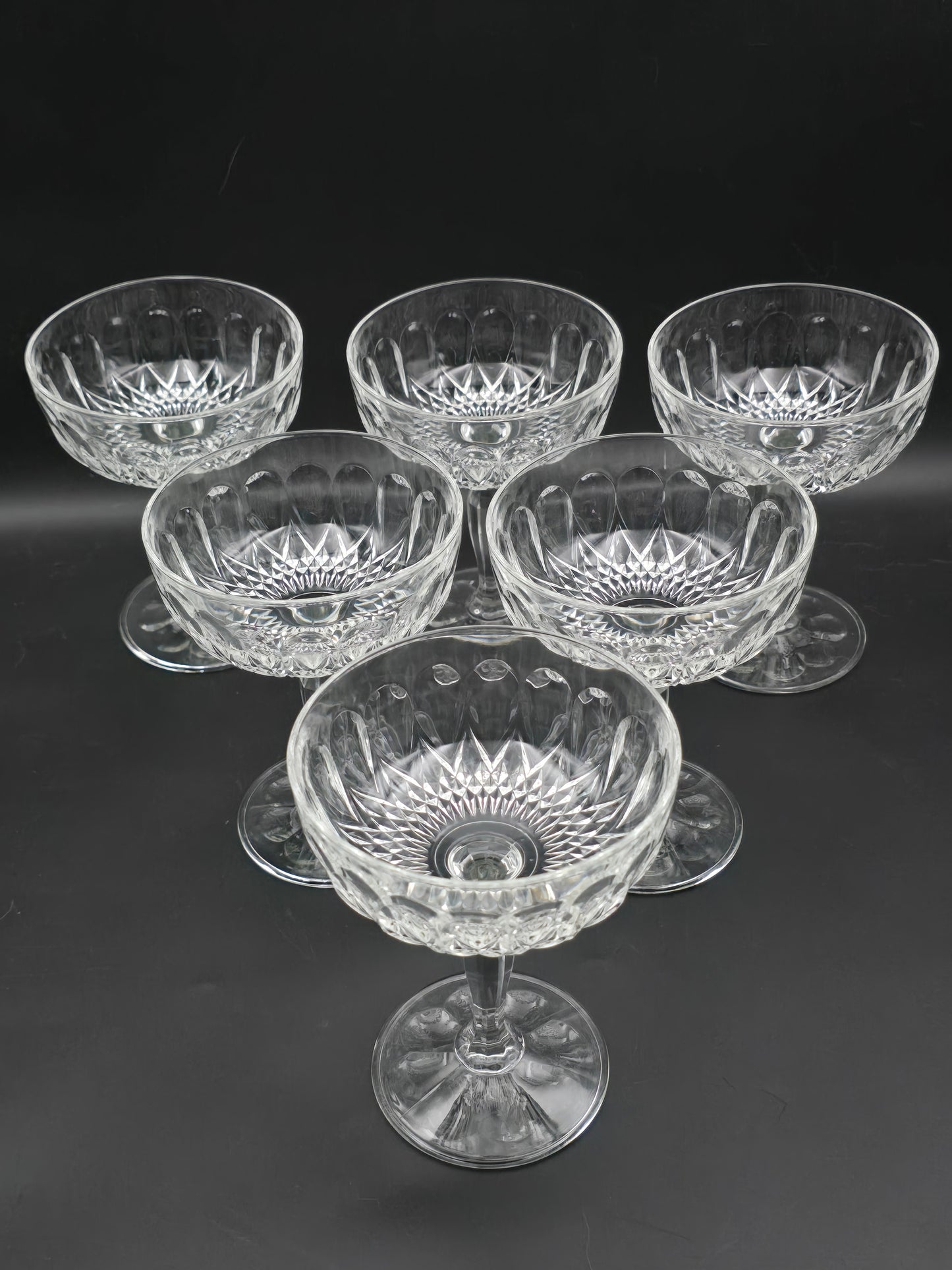 Set of 6 large Beautiful Glass Champagne coupes. 275ml
