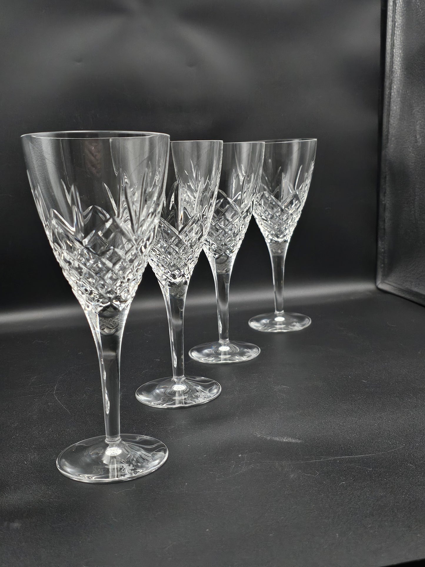 Set of 4 Royal Doulton large Crystal wine glasses 20cm tall 275ml