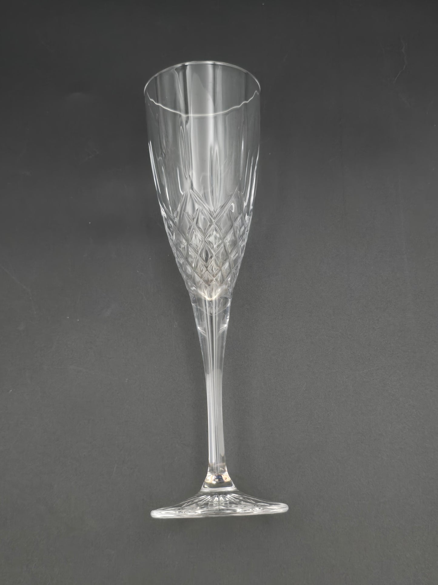 Set of 4 Royal Doulton Earlswood Pattern Crystal Champagne Flutes.  150ml. 21cm tall.