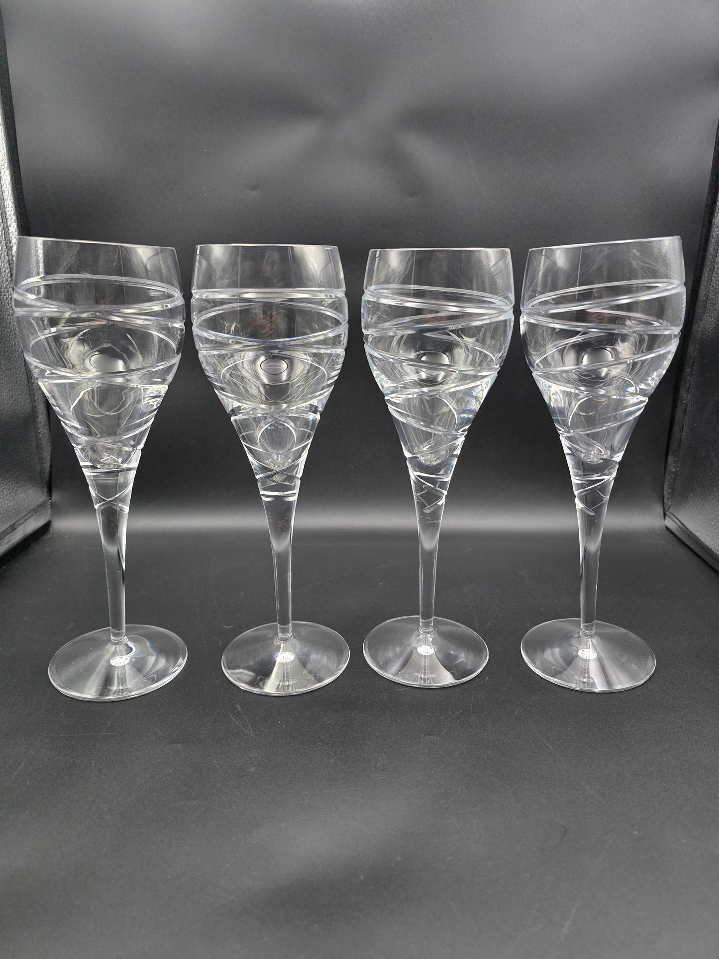 Set of 4 Large Crystal Wine Glasses 350ml 25cm tall.