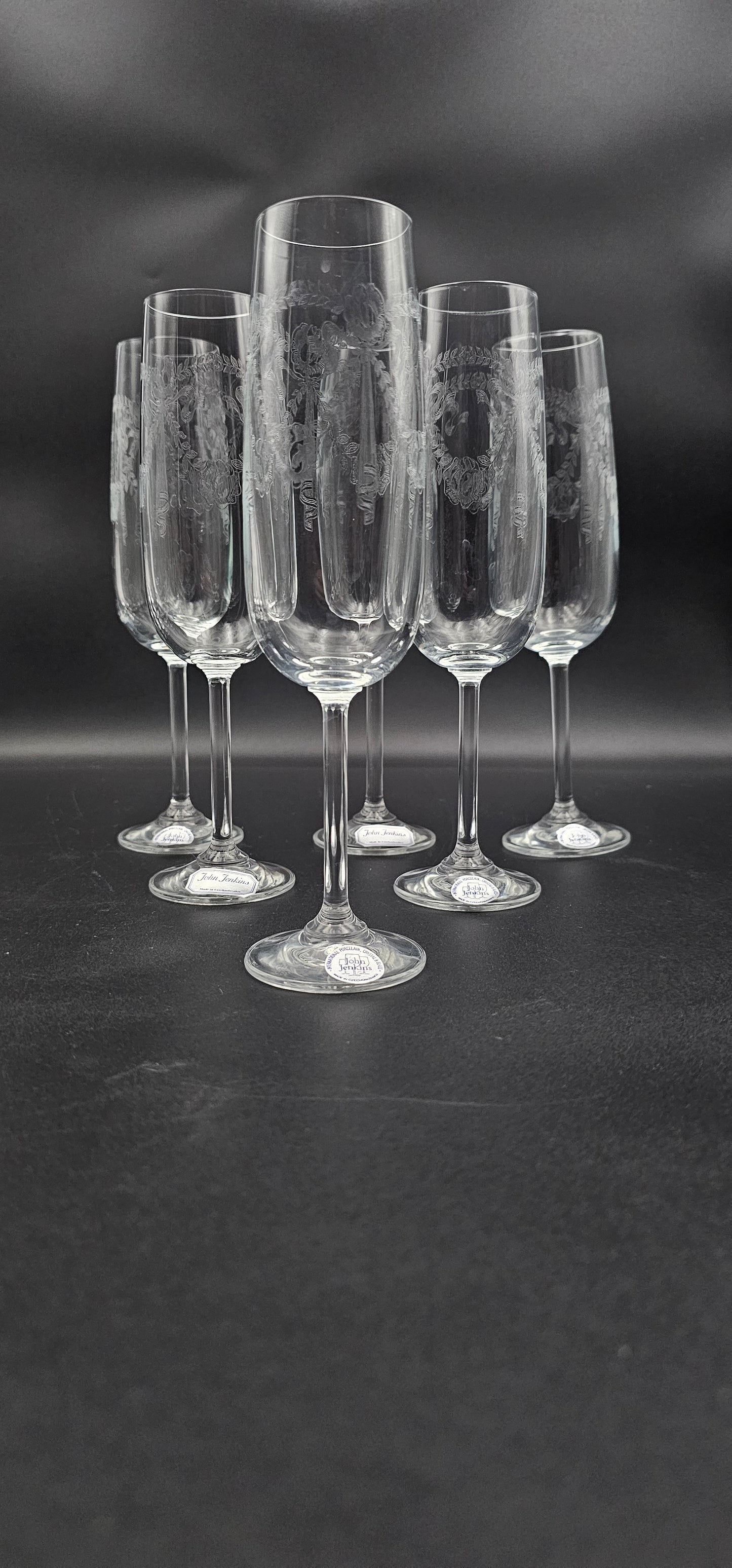 Beautiful Set of 6 Etched Crystal Champagne flutes 200ml