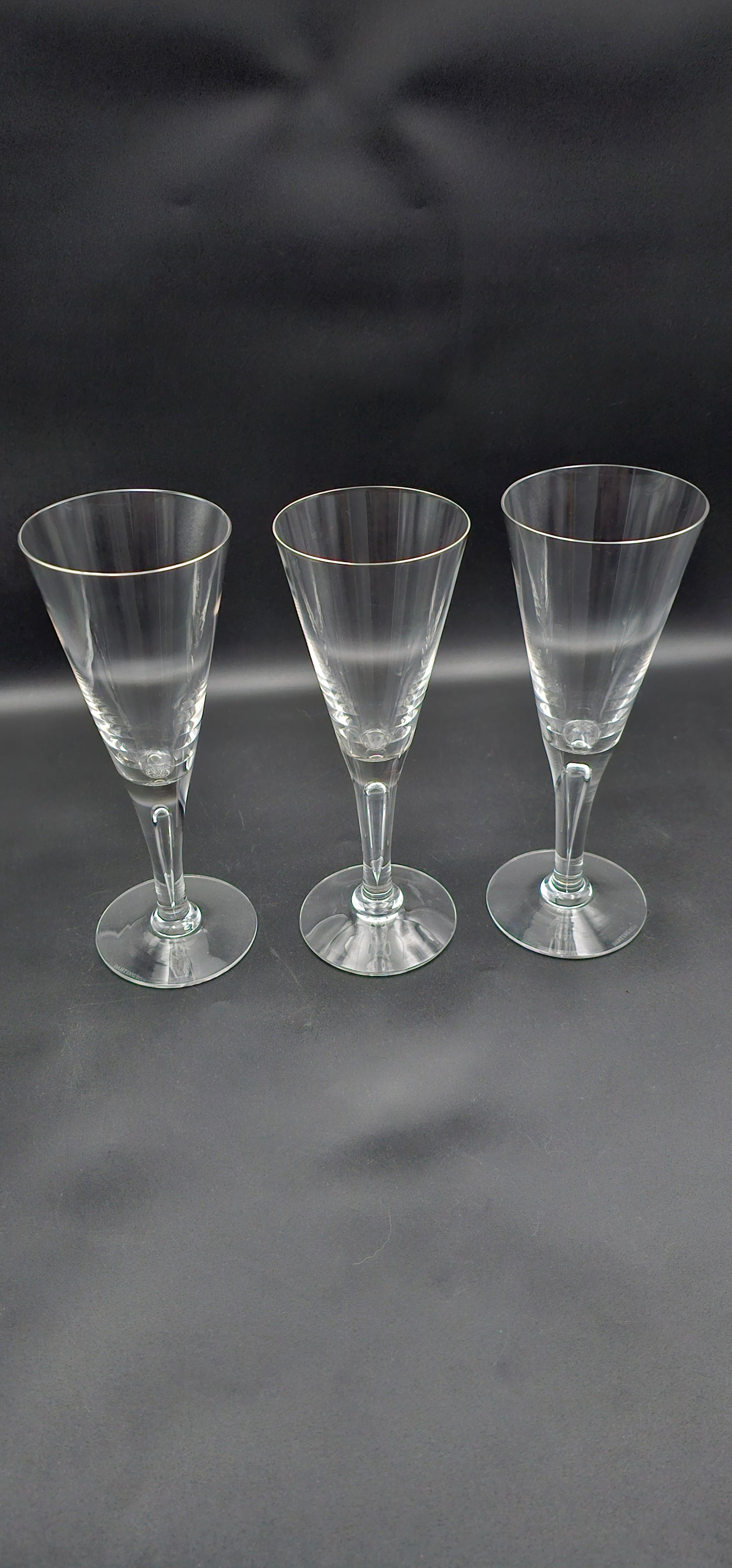 Set of 3 Large Dartington Sharon wine glasses. 300ml 22cm tall designed by Frank Thrower