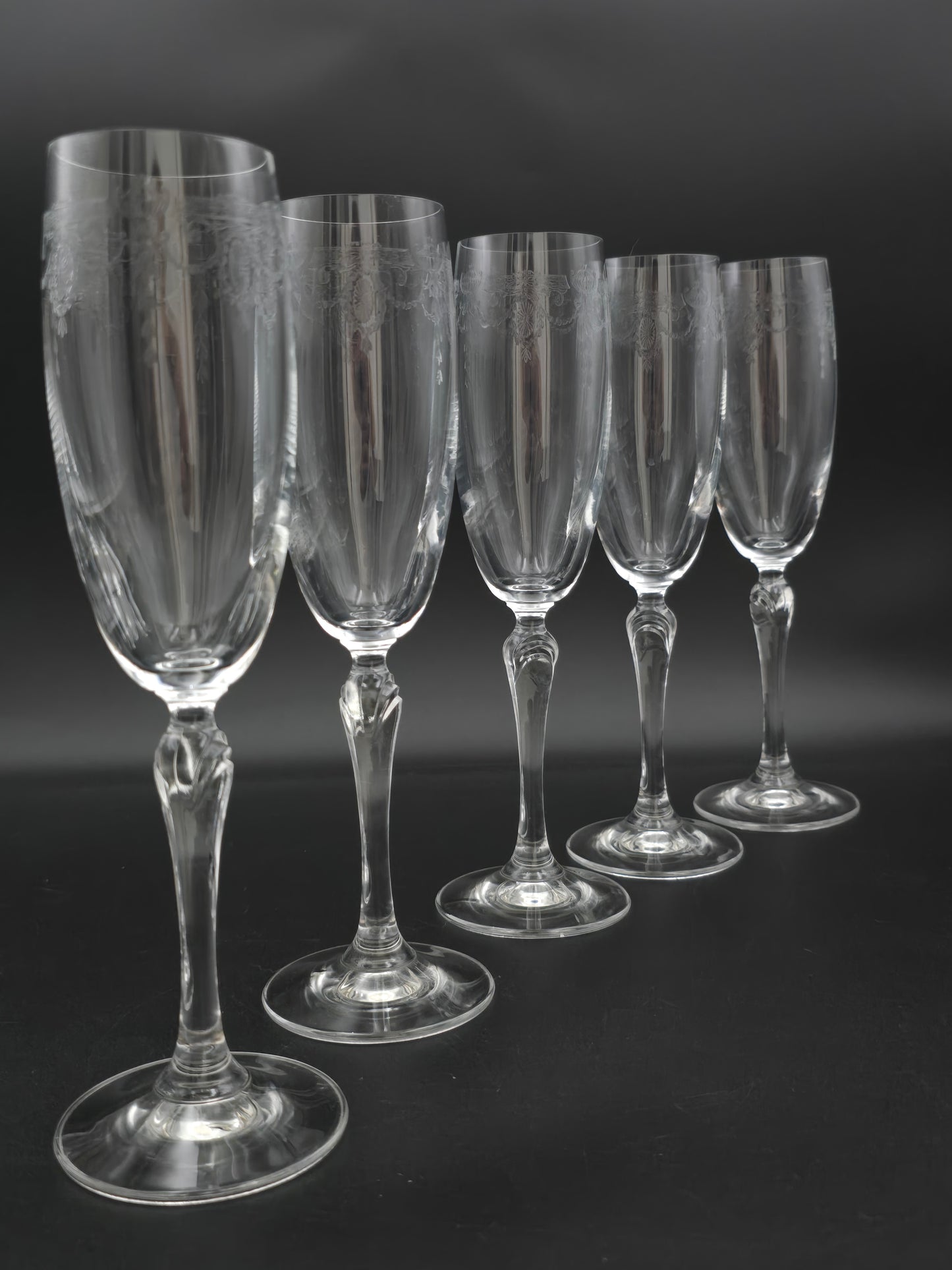 Beautiful Set of 5 Etched Crystal Champagne flutes 175ml. 22cm tall.